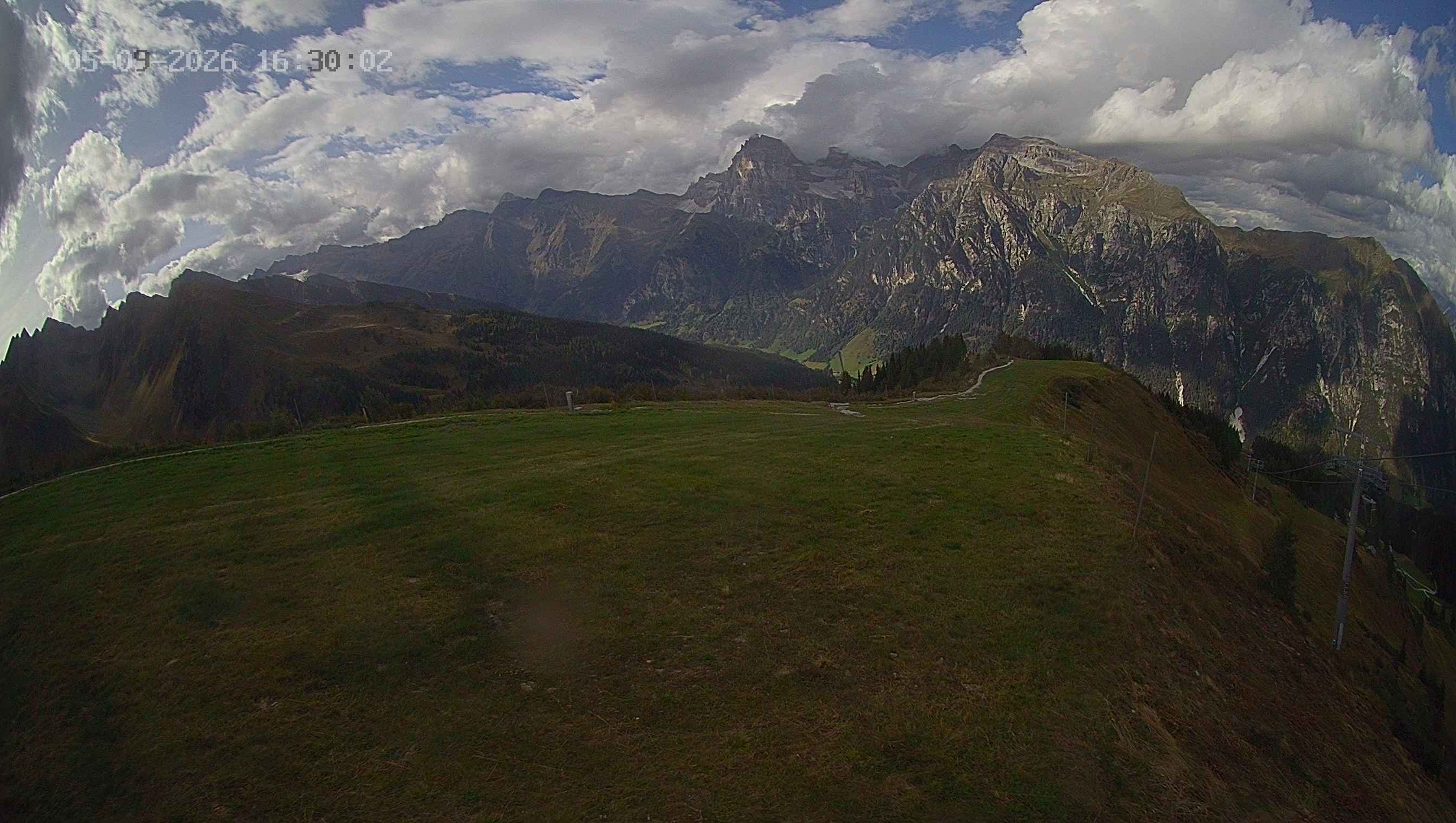 Archiv Foto Webcam Ladurns: Blick von der Bergstation Wastenegg