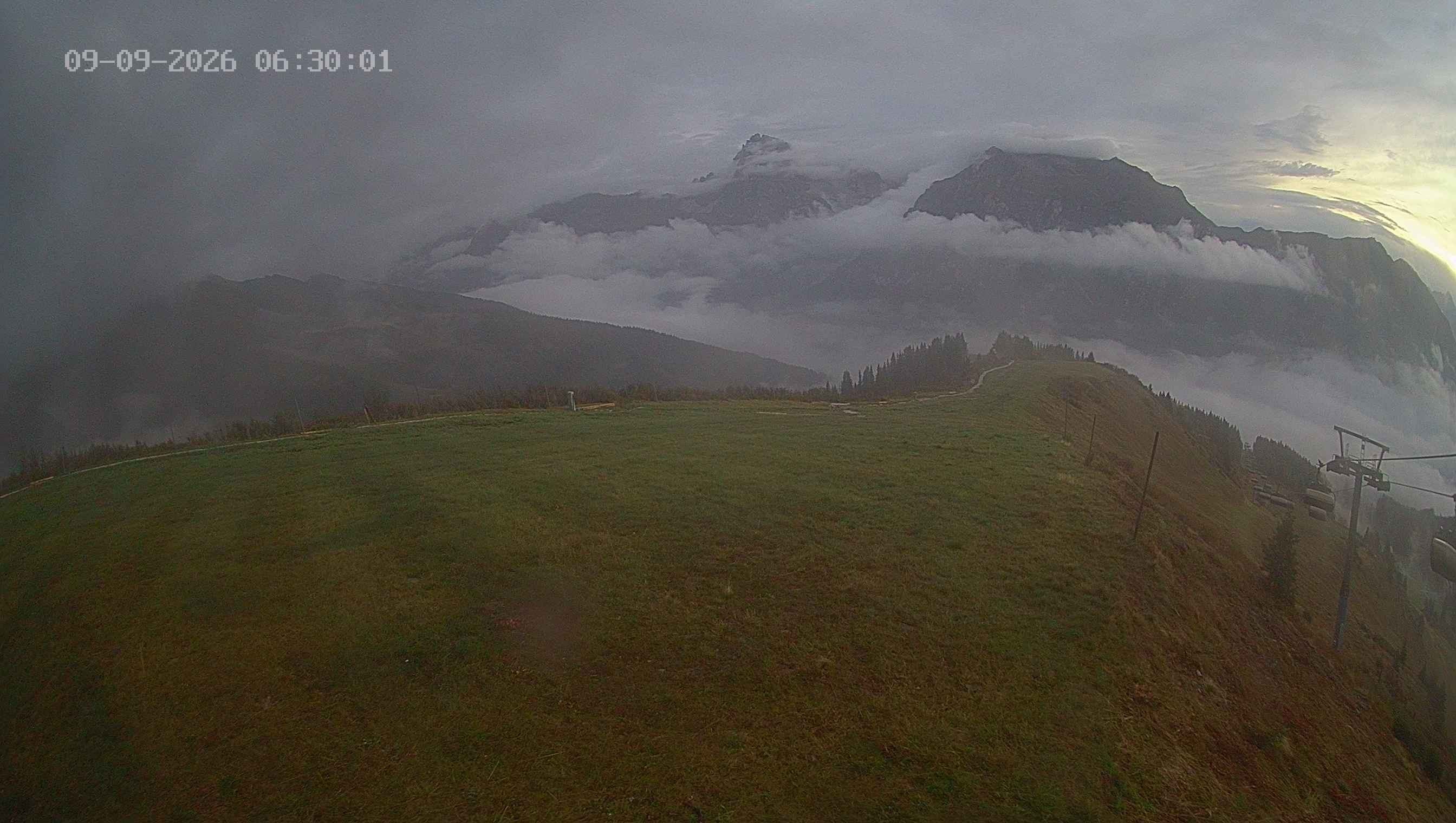 Archiv Foto Webcam Ladurns: Blick von der Bergstation Wastenegg