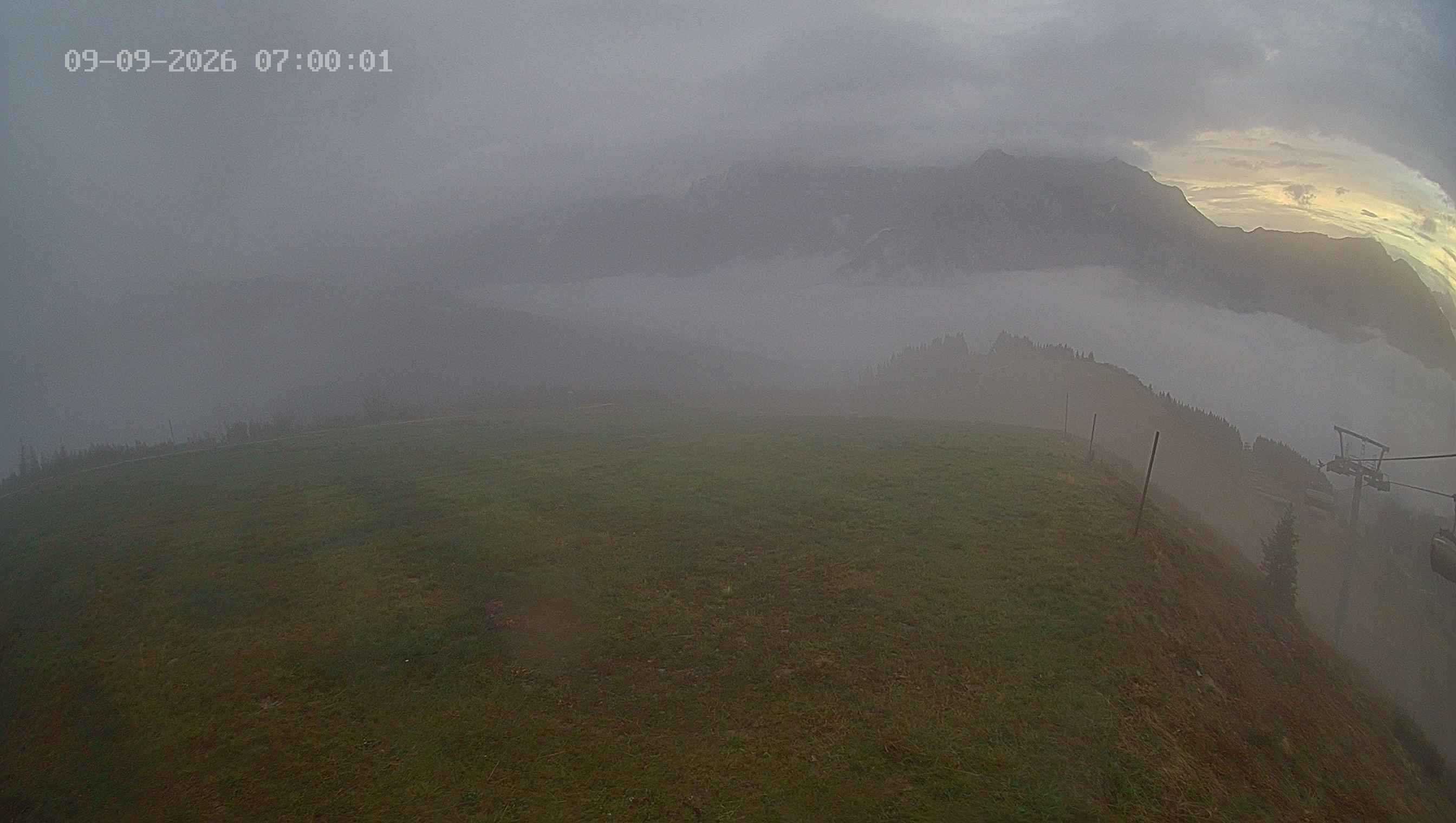 Archiv Foto Webcam Ladurns: Blick von der Bergstation Wastenegg