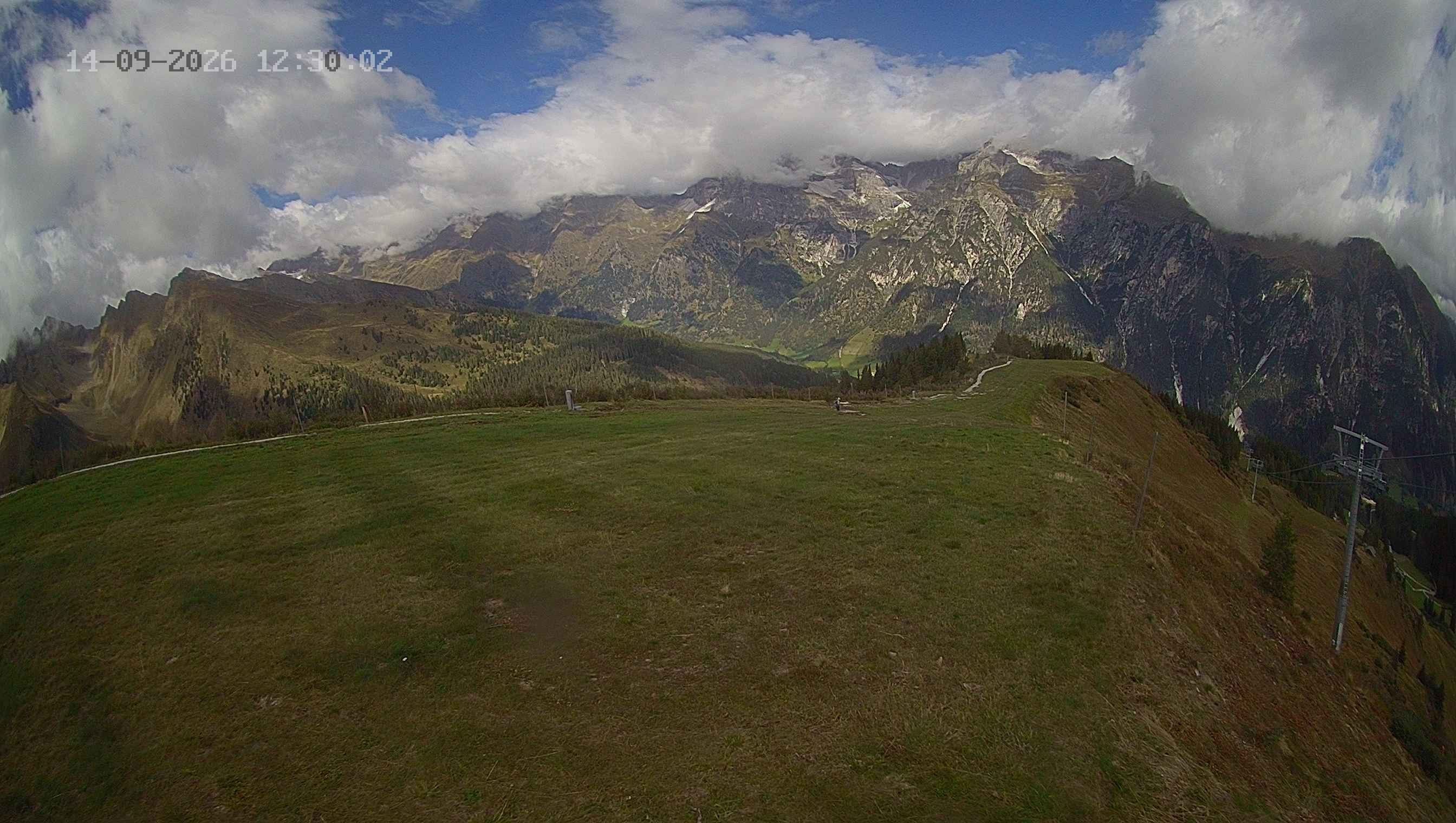 Archiv Foto Webcam Ladurns: Blick von der Bergstation Wastenegg