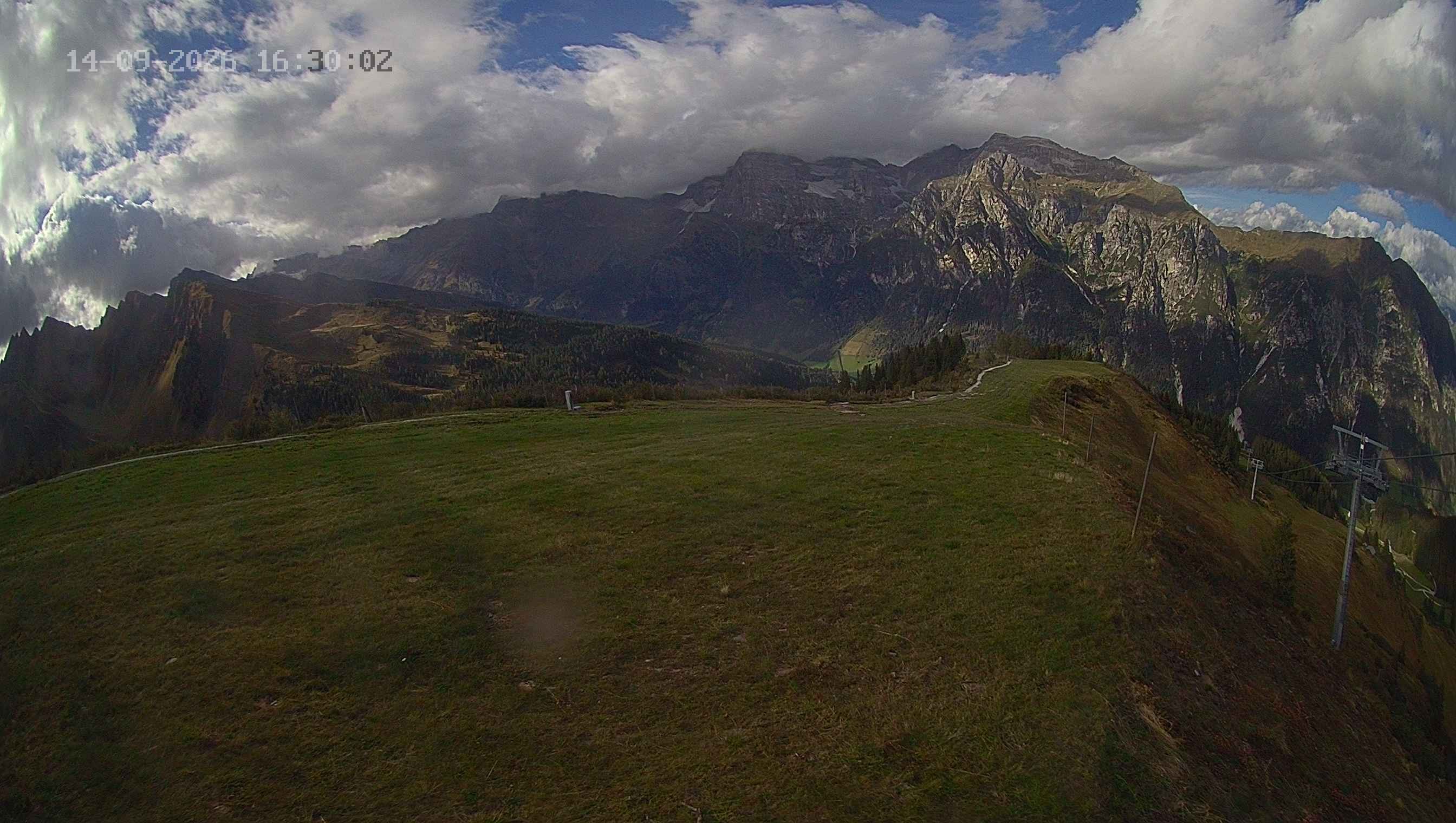 Archiv Foto Webcam Ladurns: Blick von der Bergstation Wastenegg
