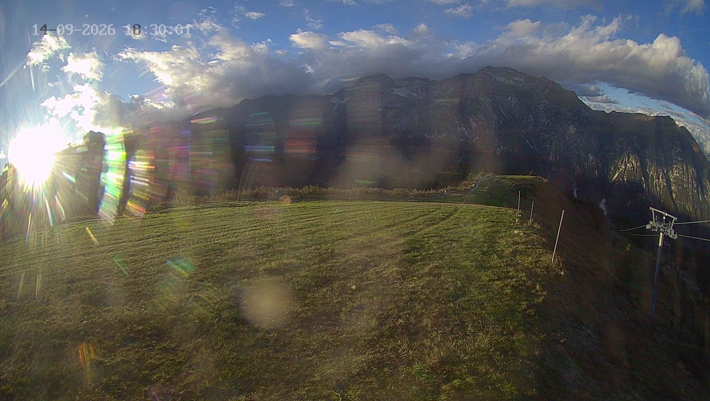 Archiv Foto Webcam Ladurns: Blick von der Bergstation Wastenegg