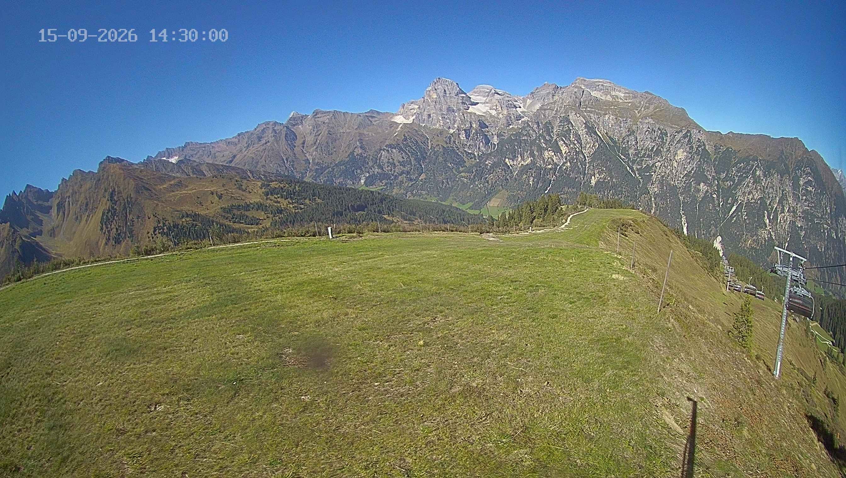 Archiv Foto Webcam Ladurns: Blick von der Bergstation Wastenegg