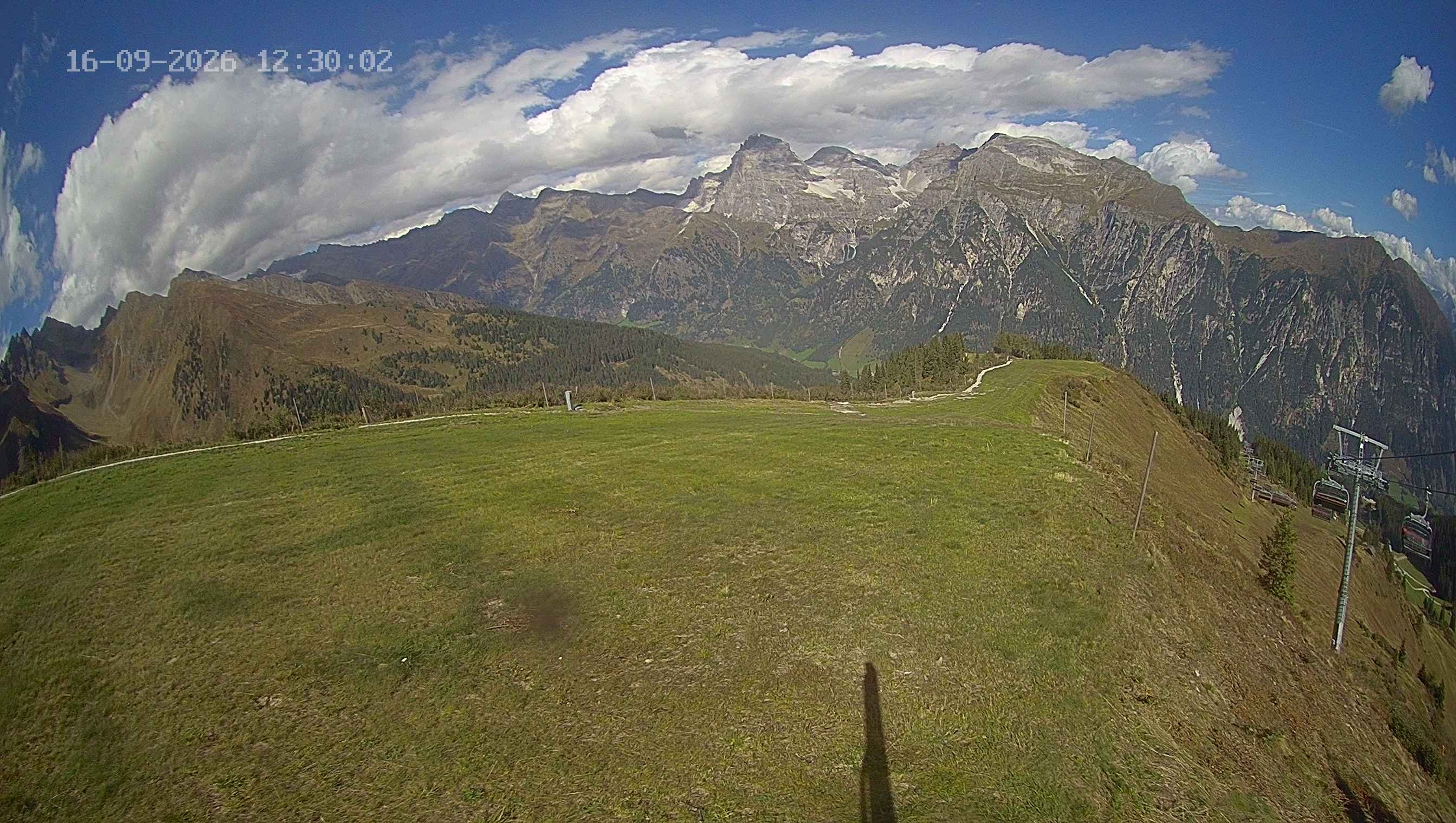 Archiv Foto Webcam Ladurns: Blick von der Bergstation Wastenegg