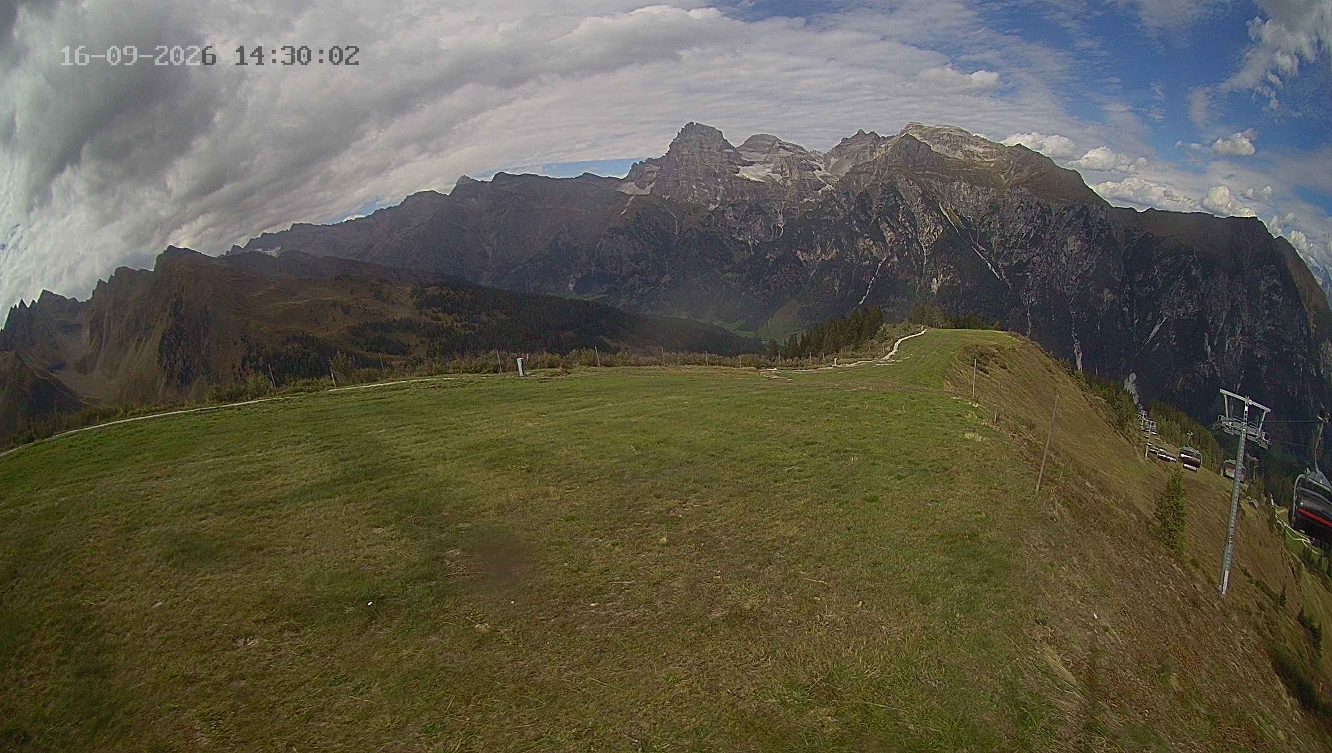 Archiv Foto Webcam Ladurns: Blick von der Bergstation Wastenegg