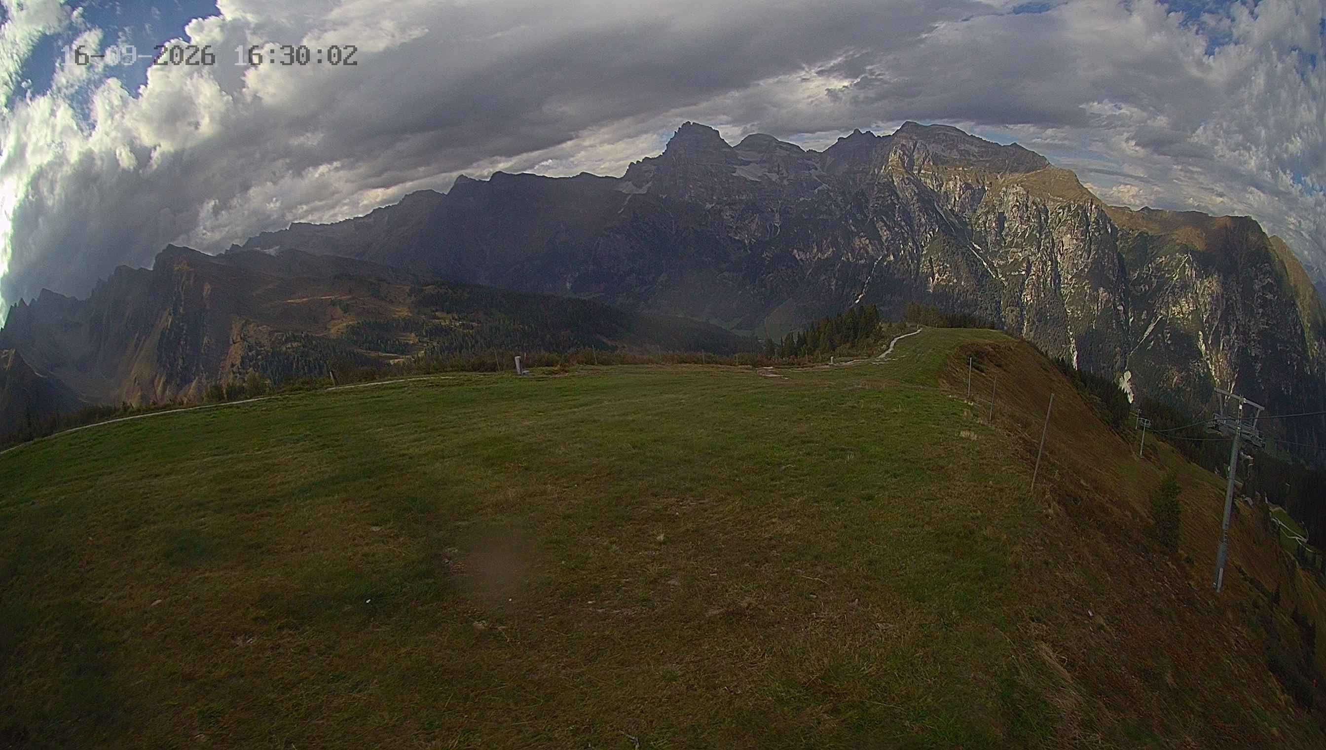 Archiv Foto Webcam Ladurns: Blick von der Bergstation Wastenegg