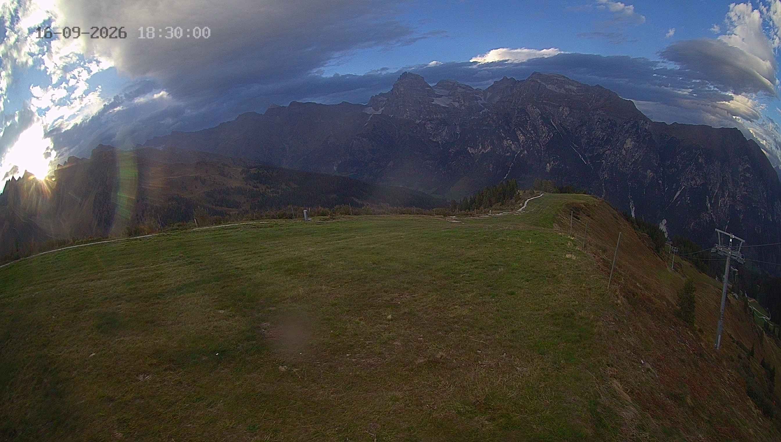 Archiv Foto Webcam Ladurns: Blick von der Bergstation Wastenegg