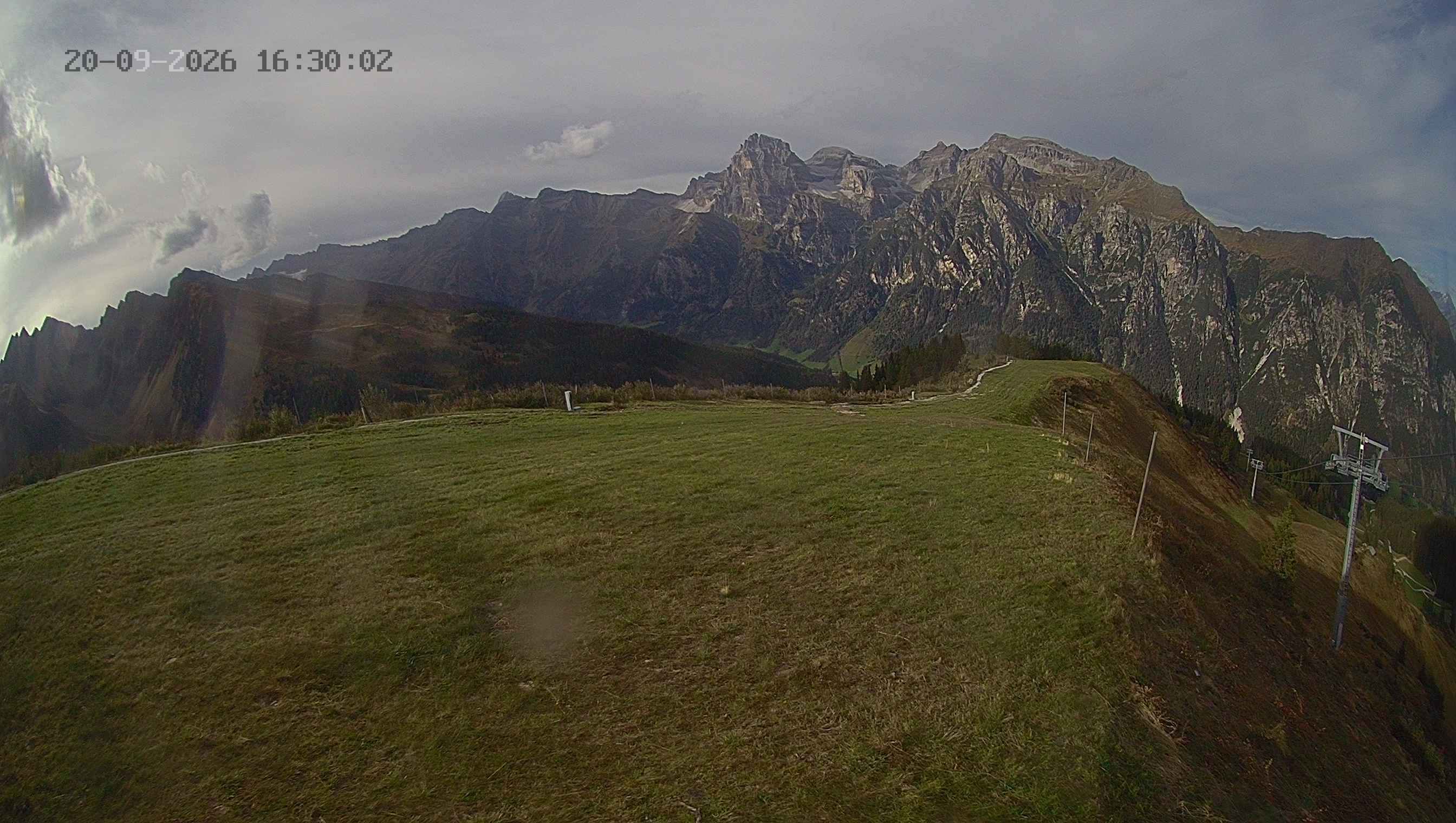 Archiv Foto Webcam Ladurns: Blick von der Bergstation Wastenegg