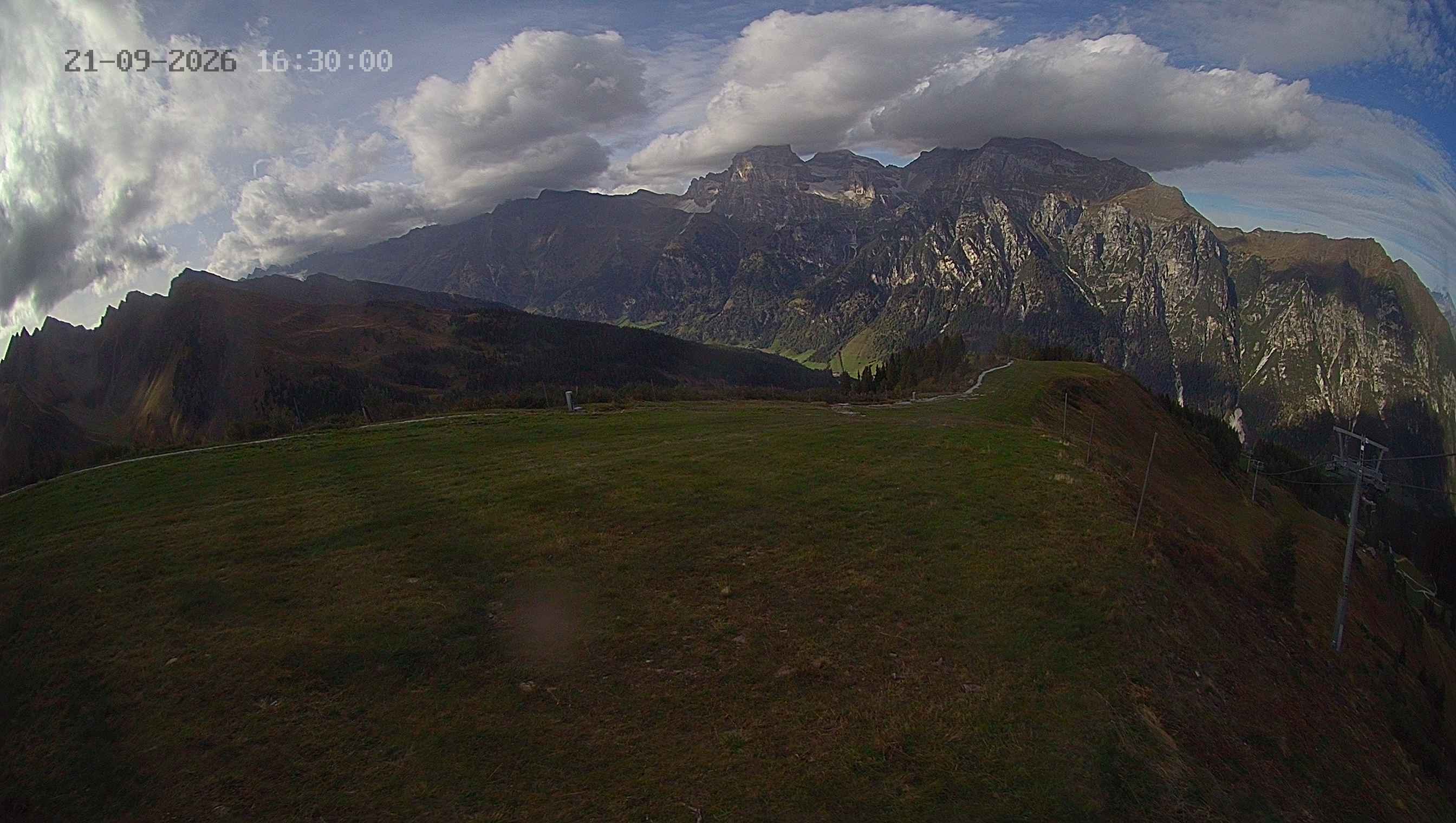 Archiv Foto Webcam Ladurns: Blick von der Bergstation Wastenegg