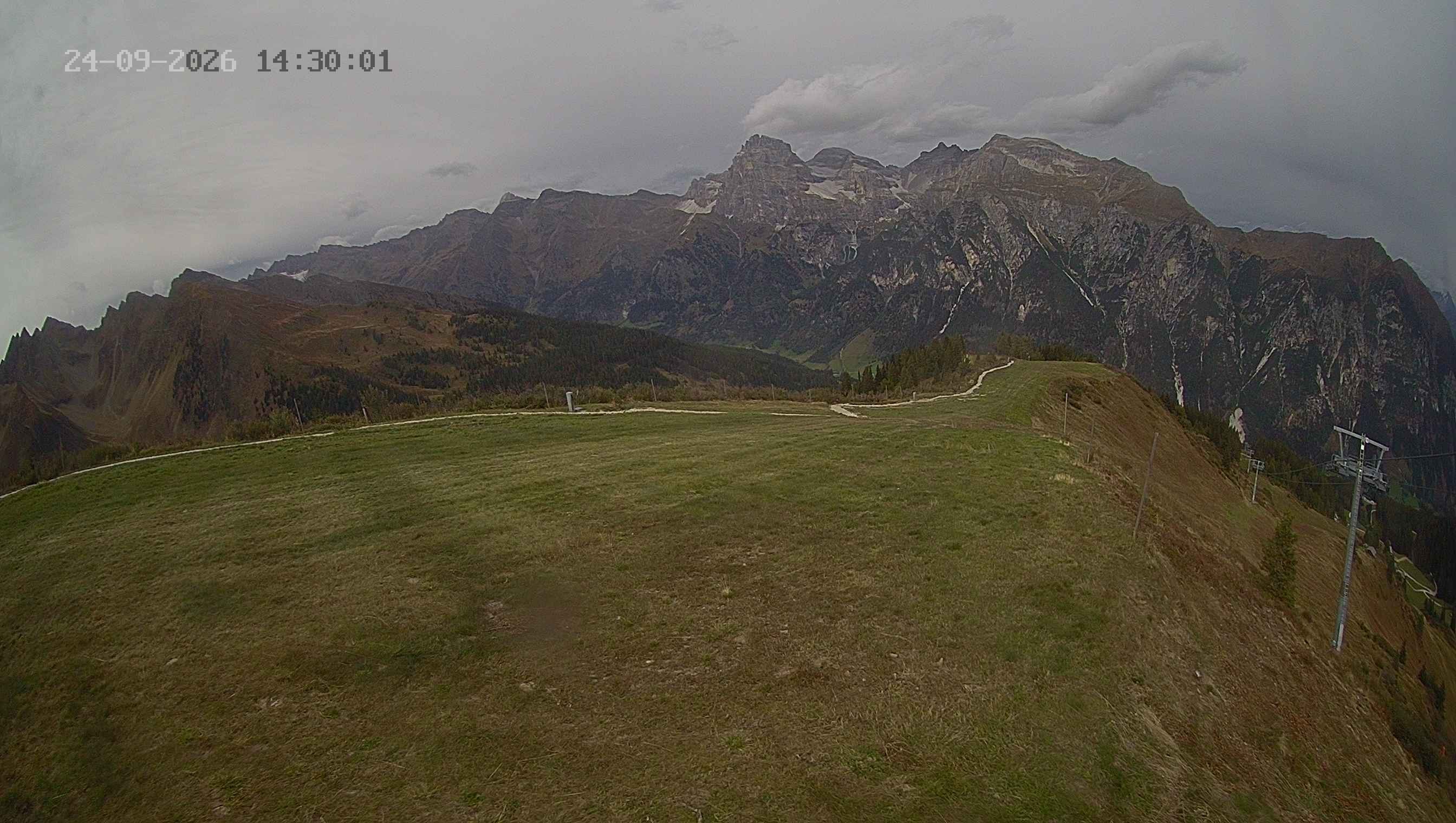 Archiv Foto Webcam Ladurns: Blick von der Bergstation Wastenegg