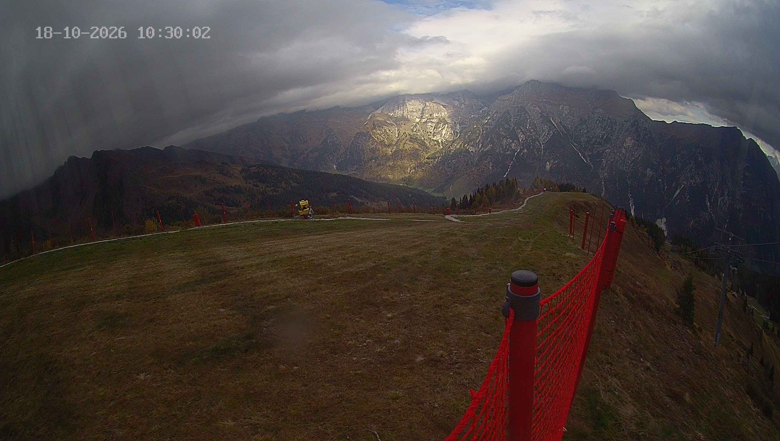 Archiv Foto Webcam Ladurns: Blick von der Bergstation Wastenegg