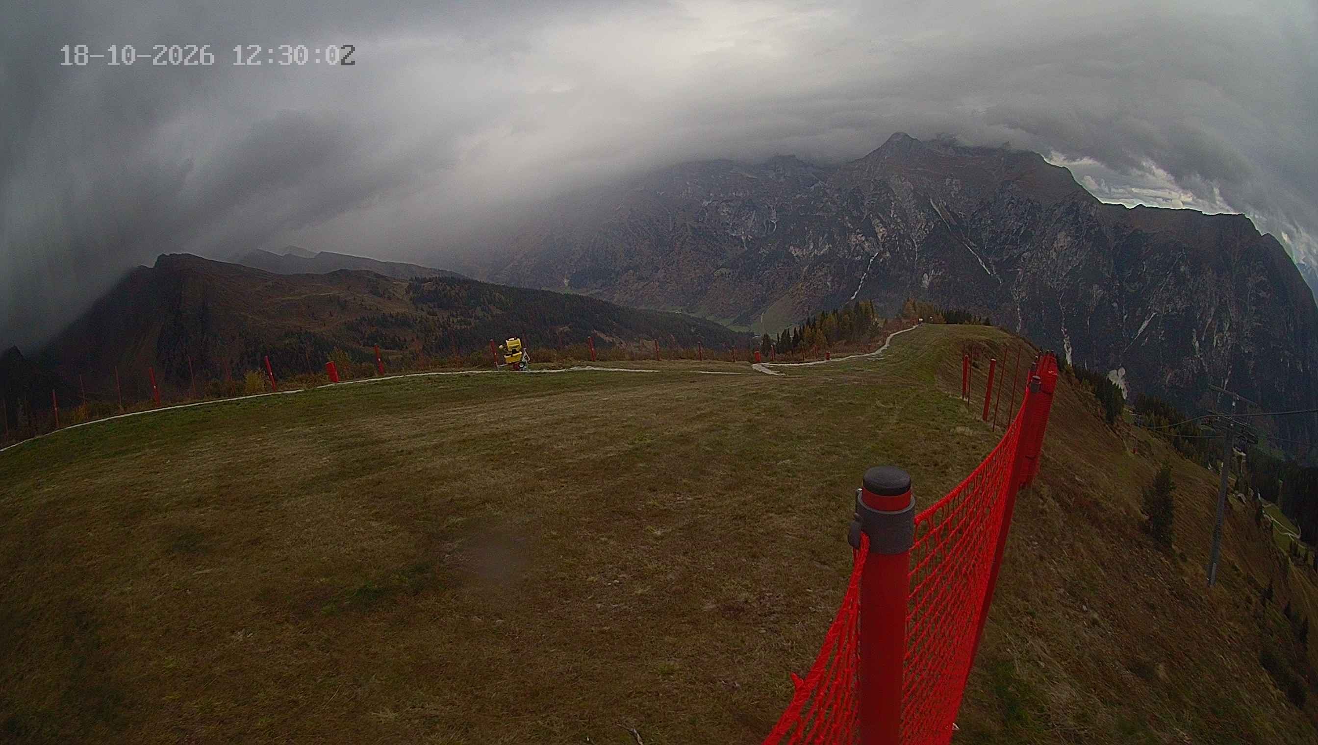 Archiv Foto Webcam Ladurns: Blick von der Bergstation Wastenegg