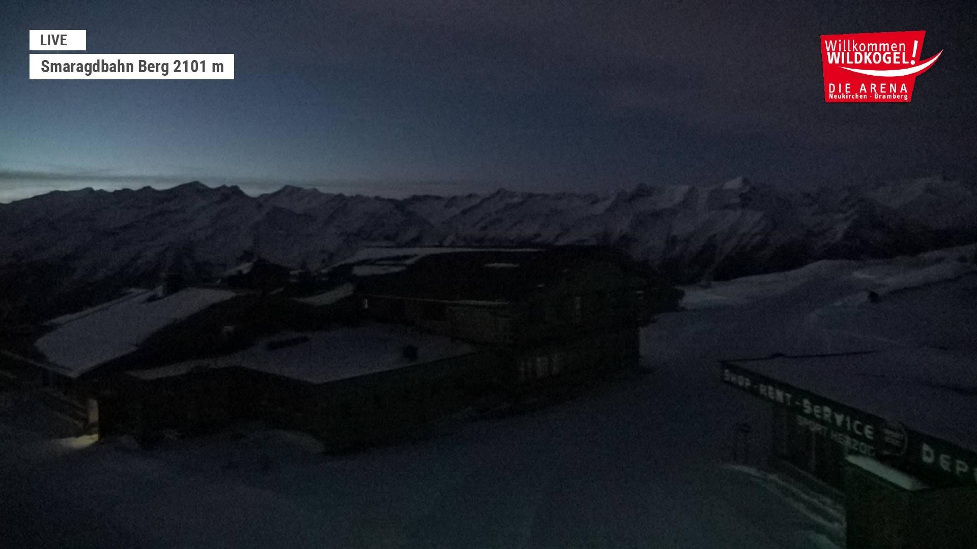 Archived image Webcam Top station Smaragdbahn gondola