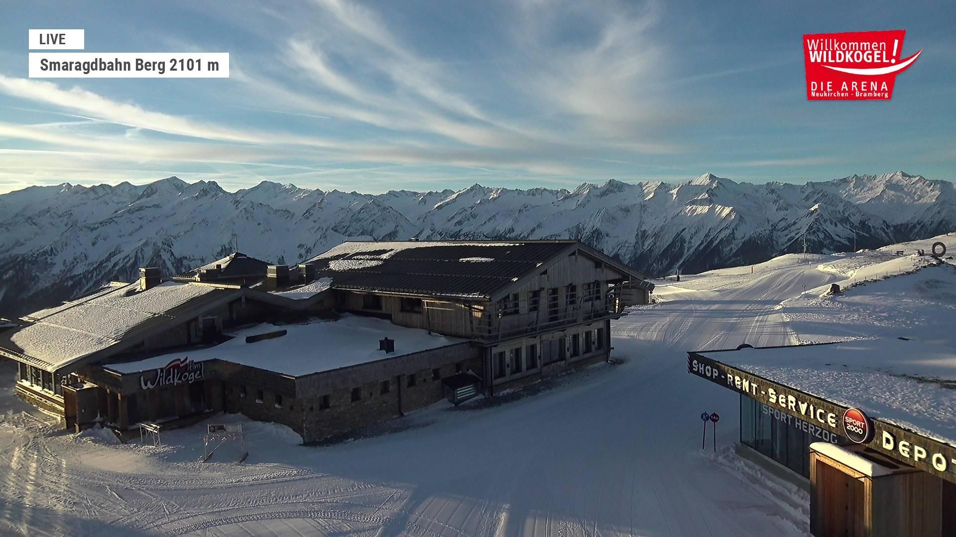 Archived image Webcam Top station Smaragdbahn gondola