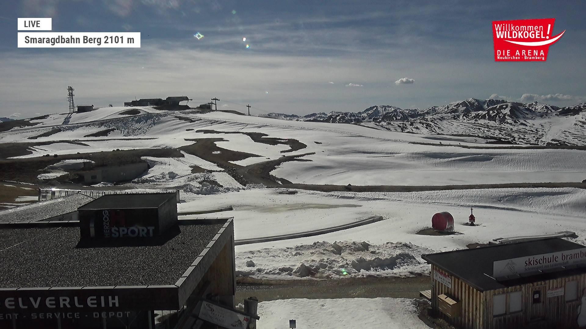 Archived image Webcam Top station Smaragdbahn gondola