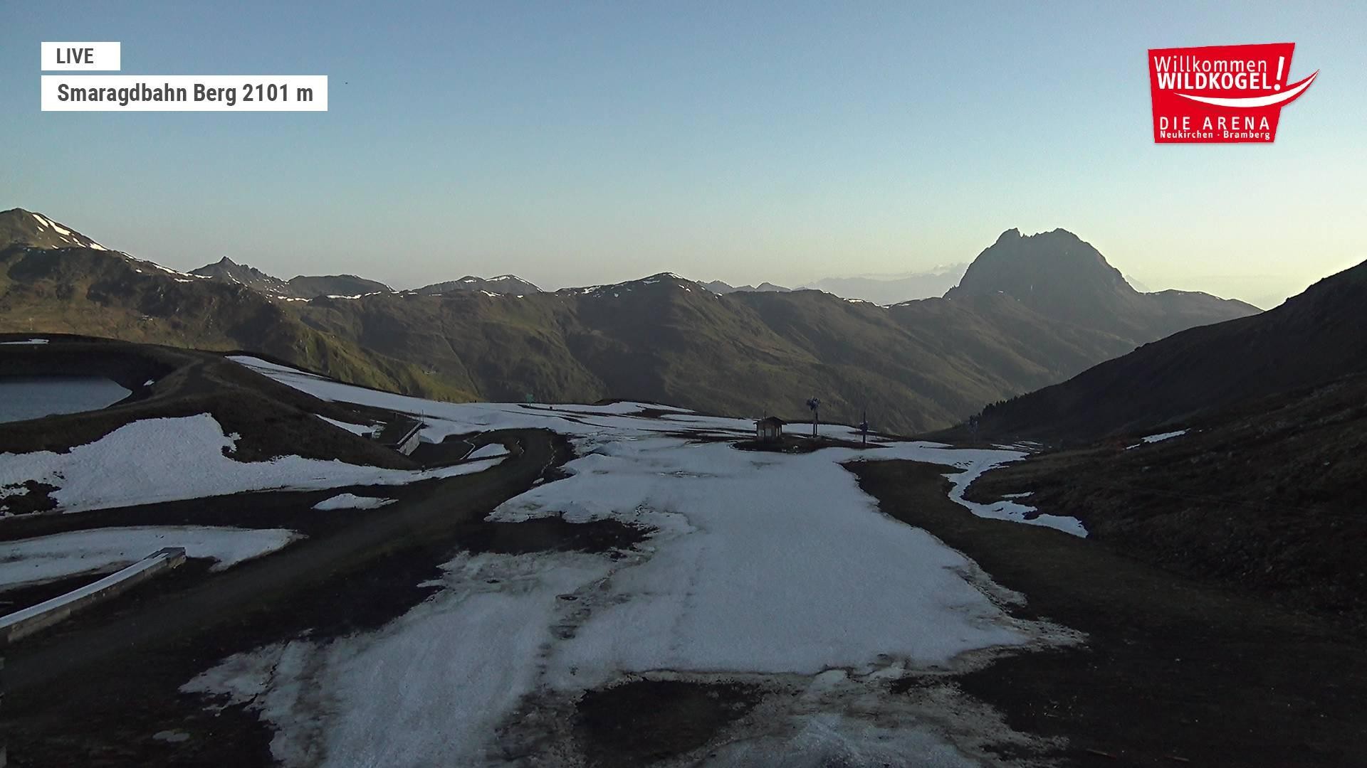 Archived image Webcam Top station Smaragdbahn gondola