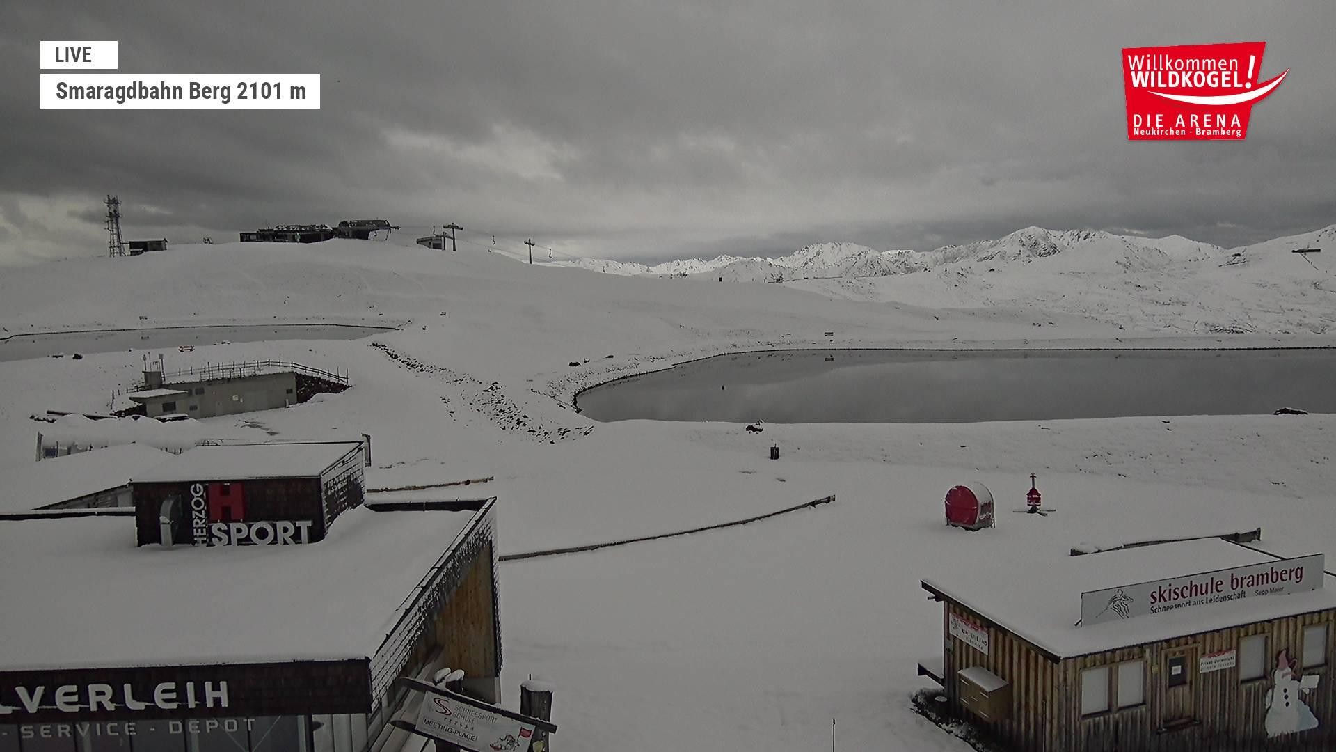 Archived image Webcam Top station Smaragdbahn gondola