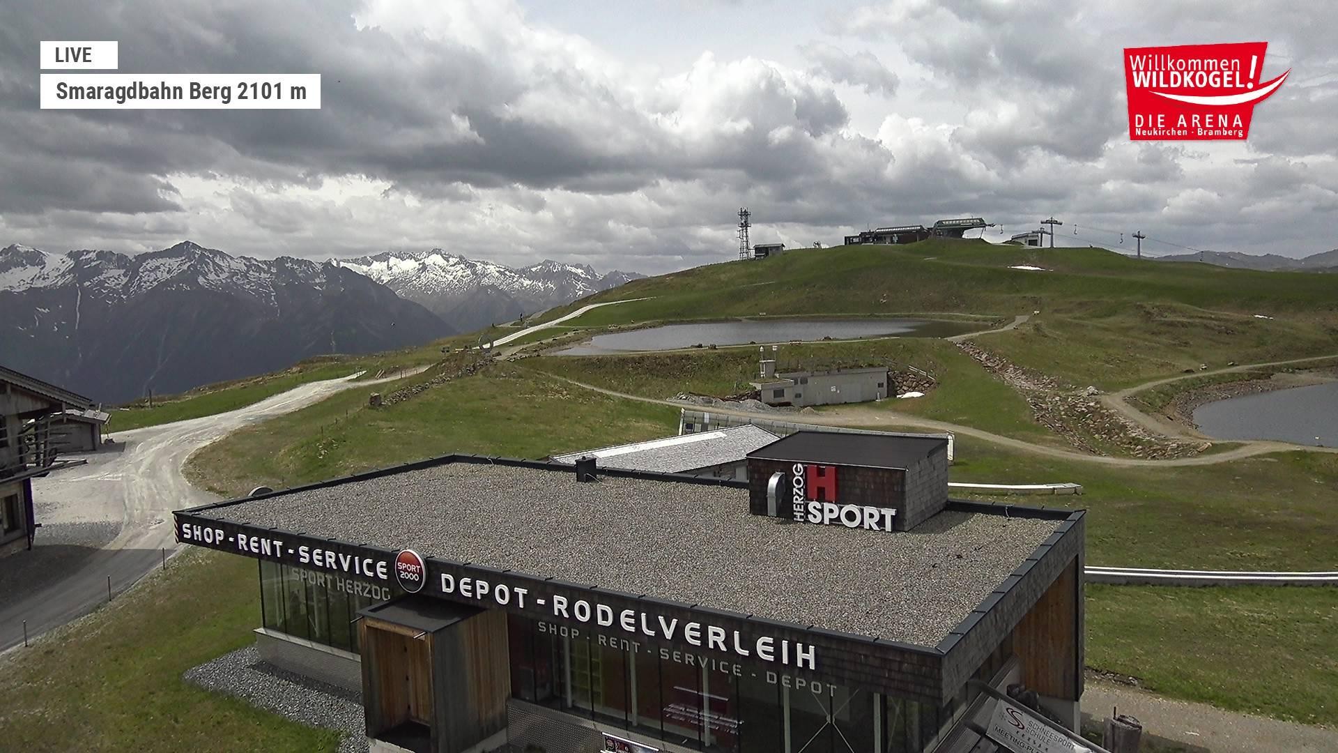 Archived image Webcam Top station Smaragdbahn gondola