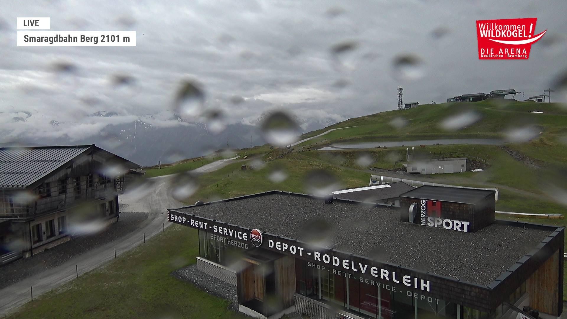 Archived image Webcam Top station Smaragdbahn gondola