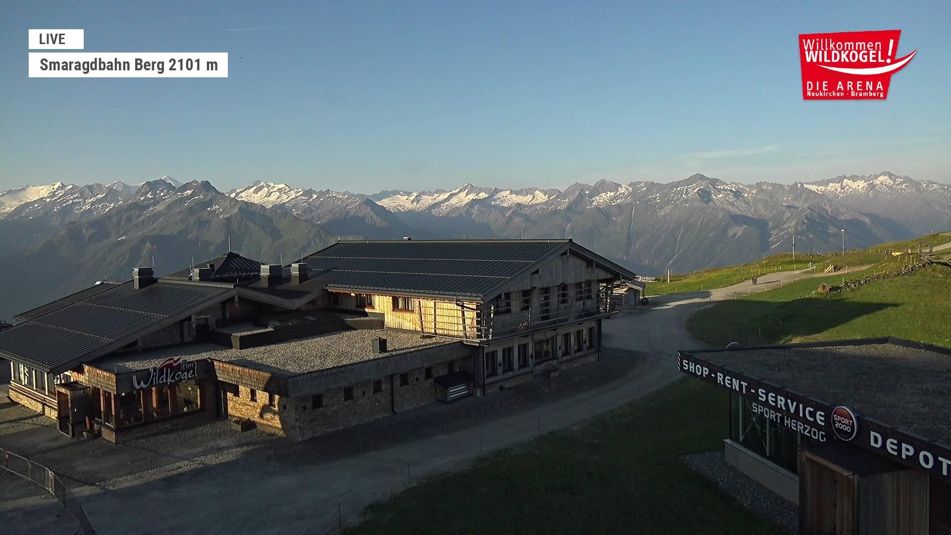 Archived image Webcam Top station Smaragdbahn gondola