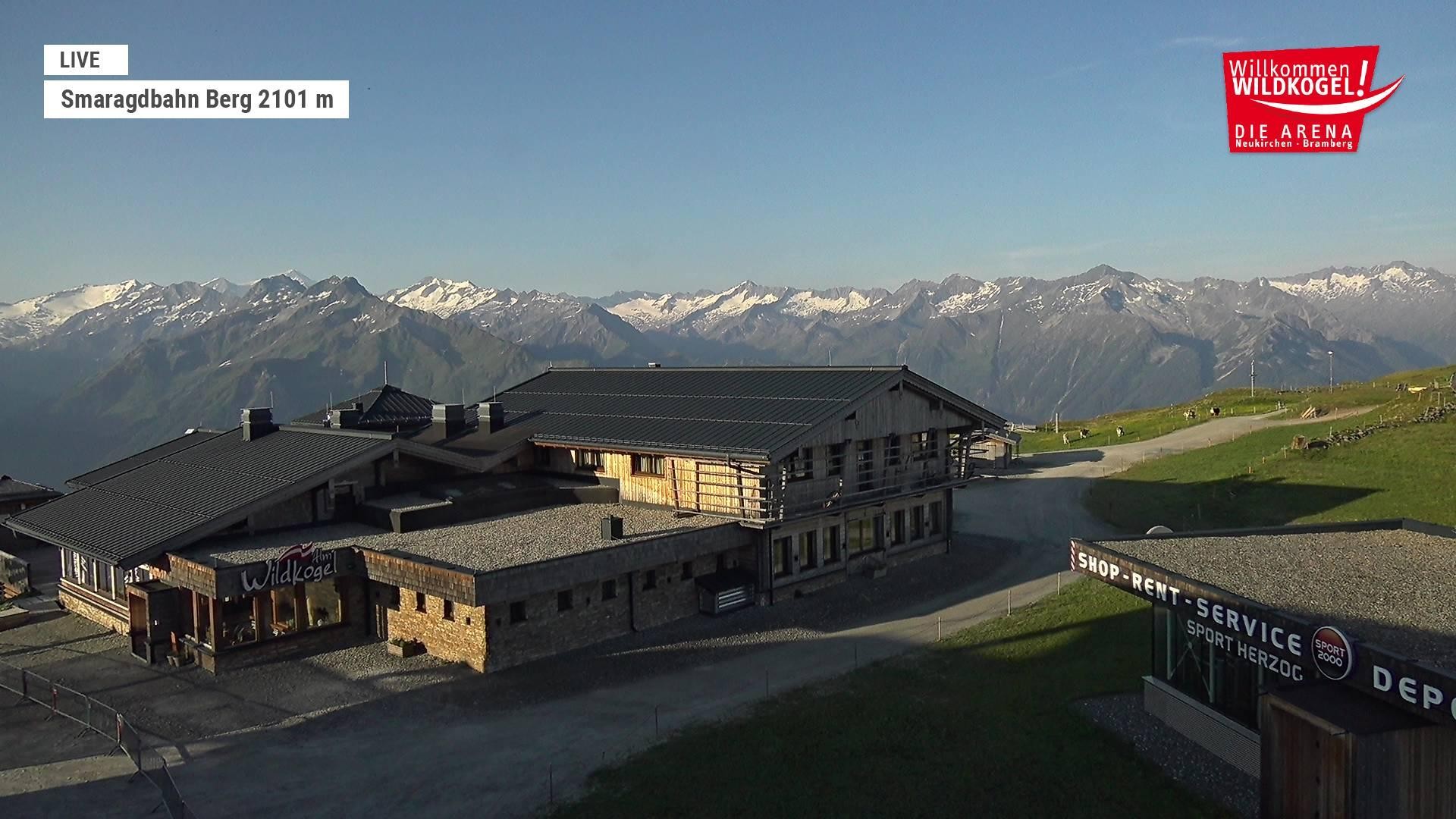 Archived image Webcam Top station Smaragdbahn gondola