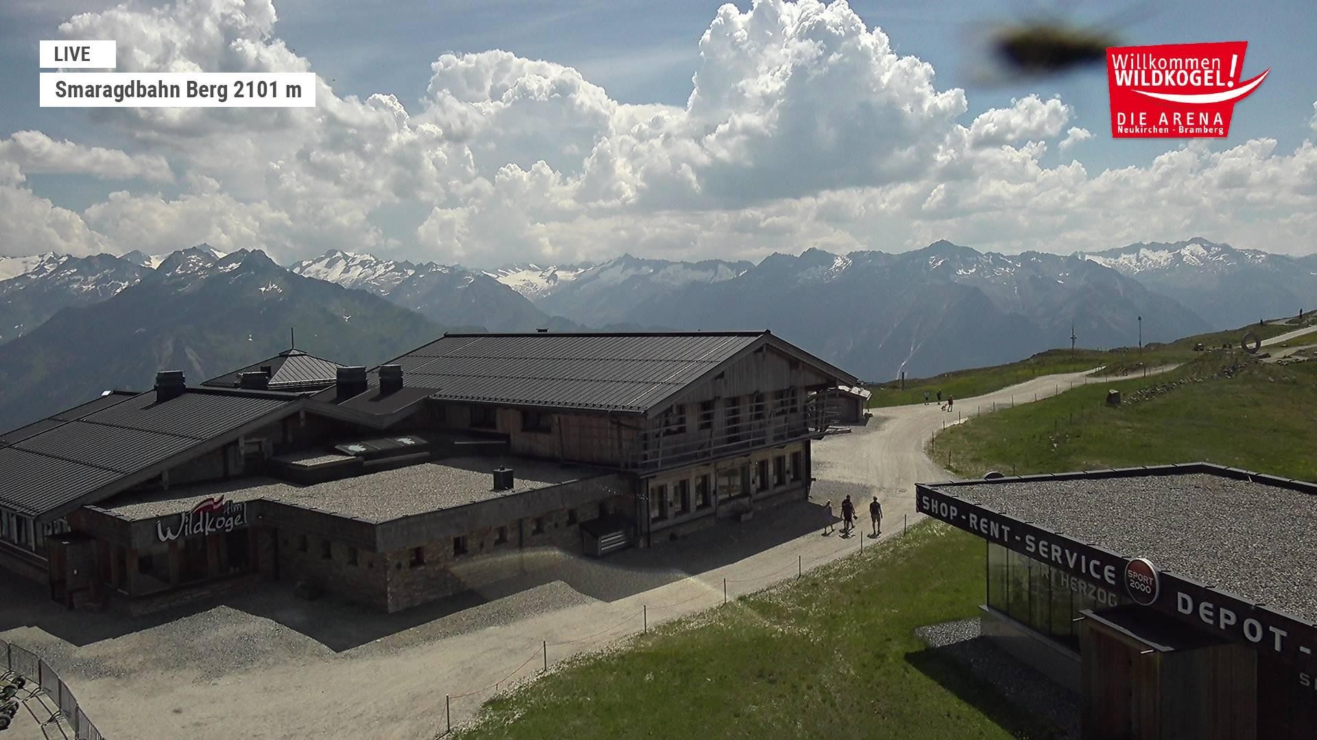 Archived image Webcam Top station Smaragdbahn gondola