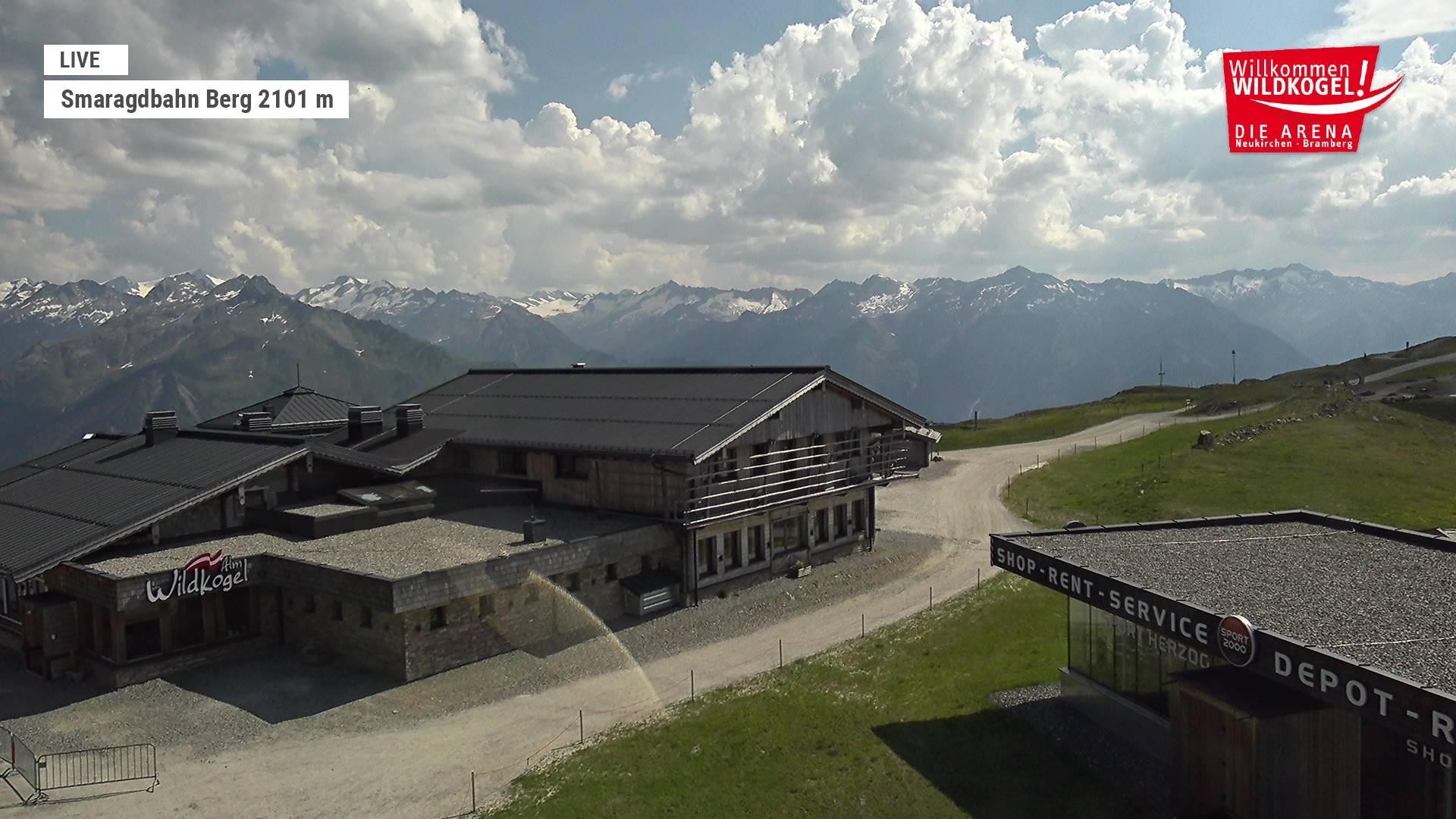 Archived image Webcam Top station Smaragdbahn gondola