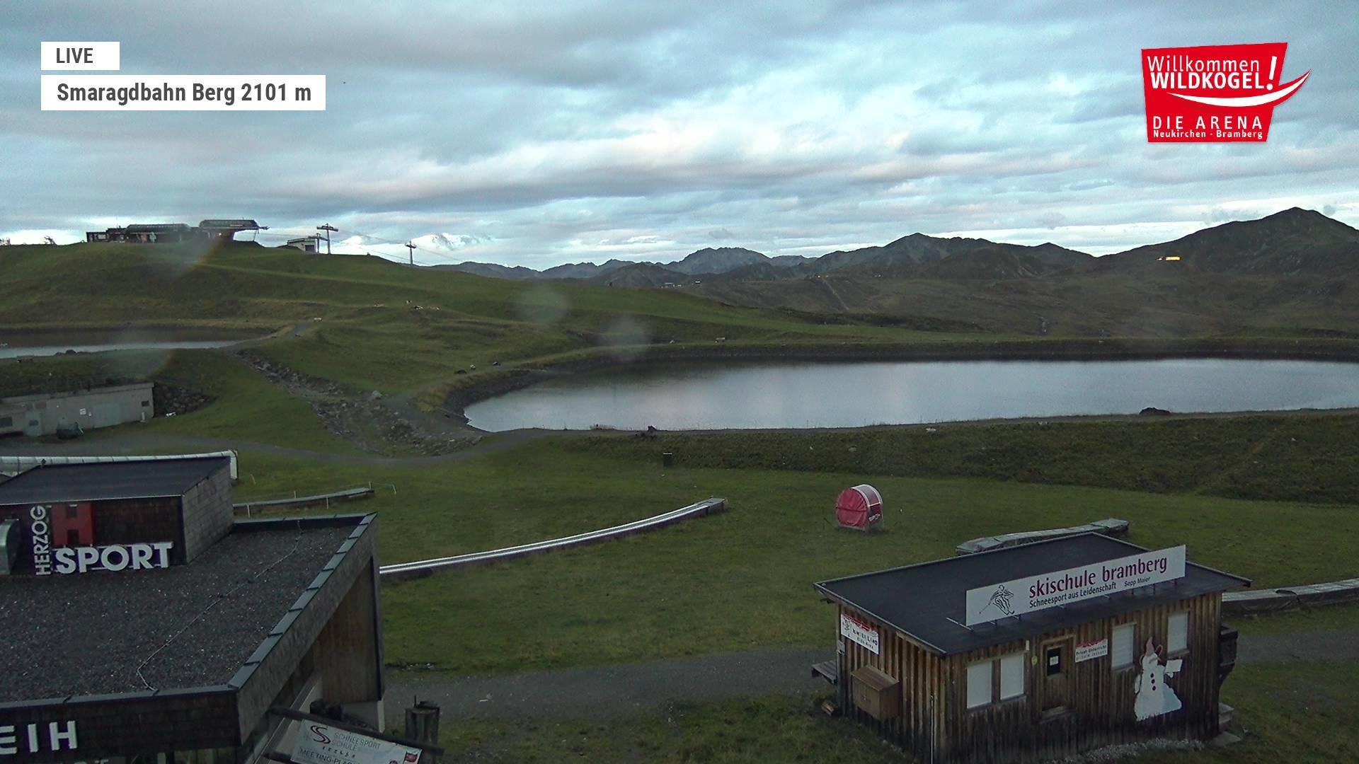 Archived image Webcam Top station Smaragdbahn gondola
