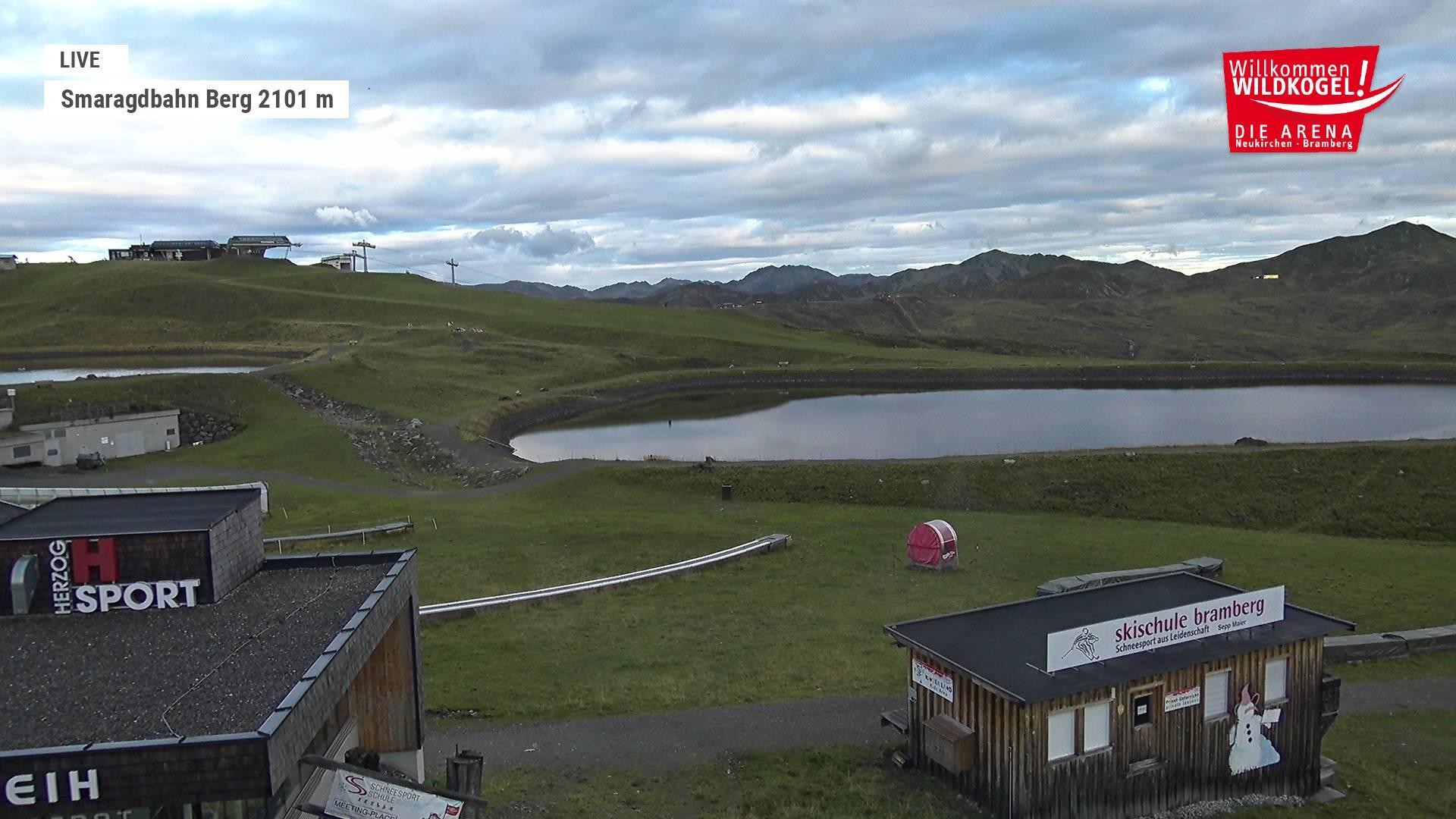 Archived image Webcam Top station Smaragdbahn gondola