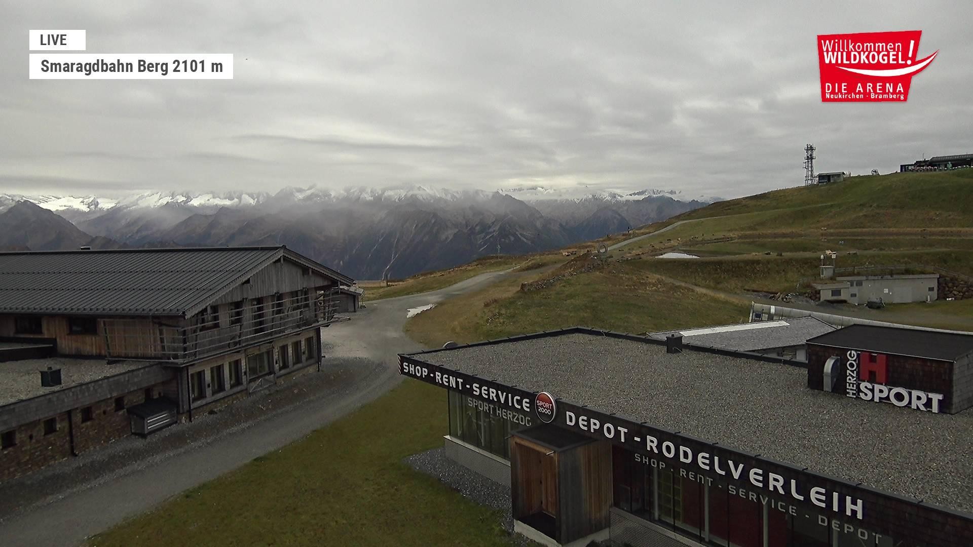 Archived image Webcam Top station Smaragdbahn gondola