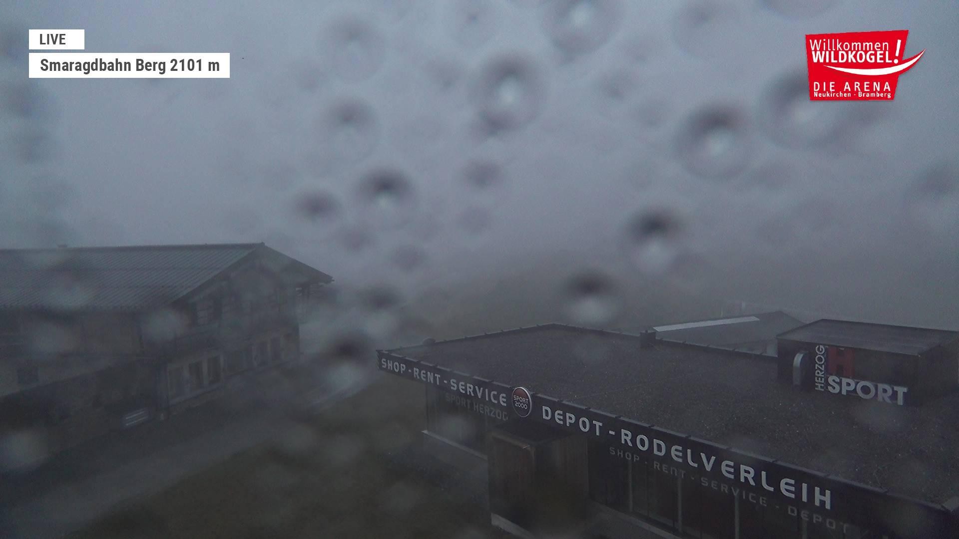 Archived image Webcam Top station Smaragdbahn gondola