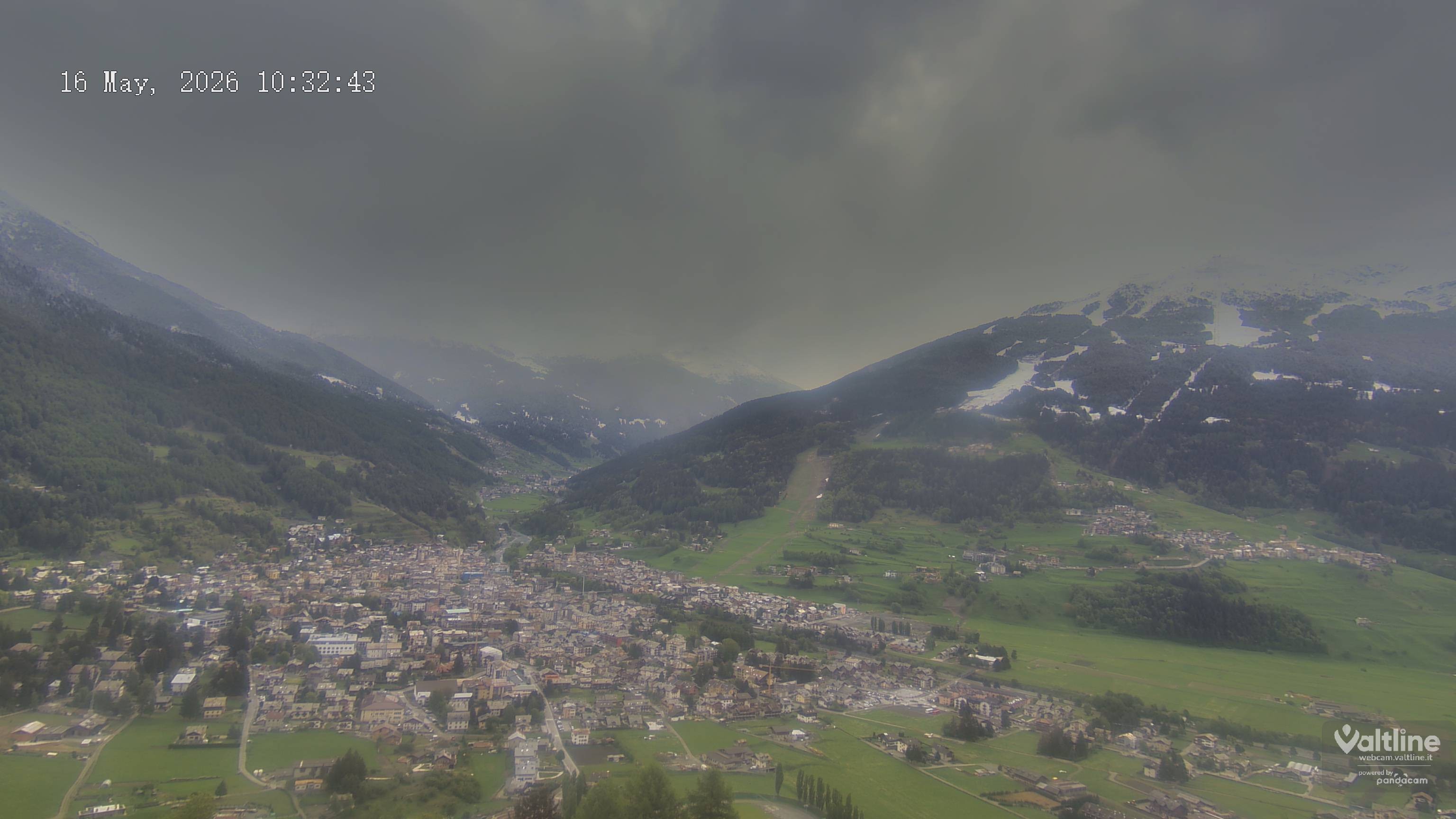Archiv Foto Webcam Panoramablick Bormio, Lombardei