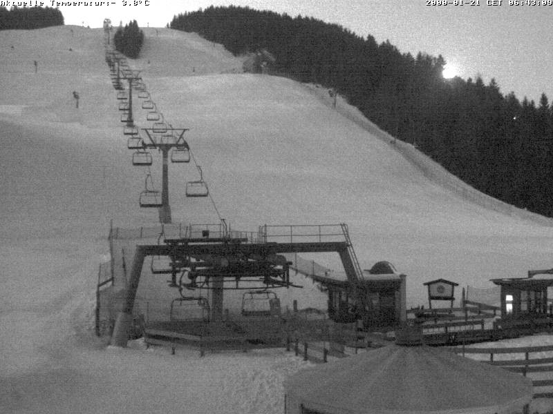 Archived image Webcam base station Gschwandtkopf, Seefeld
