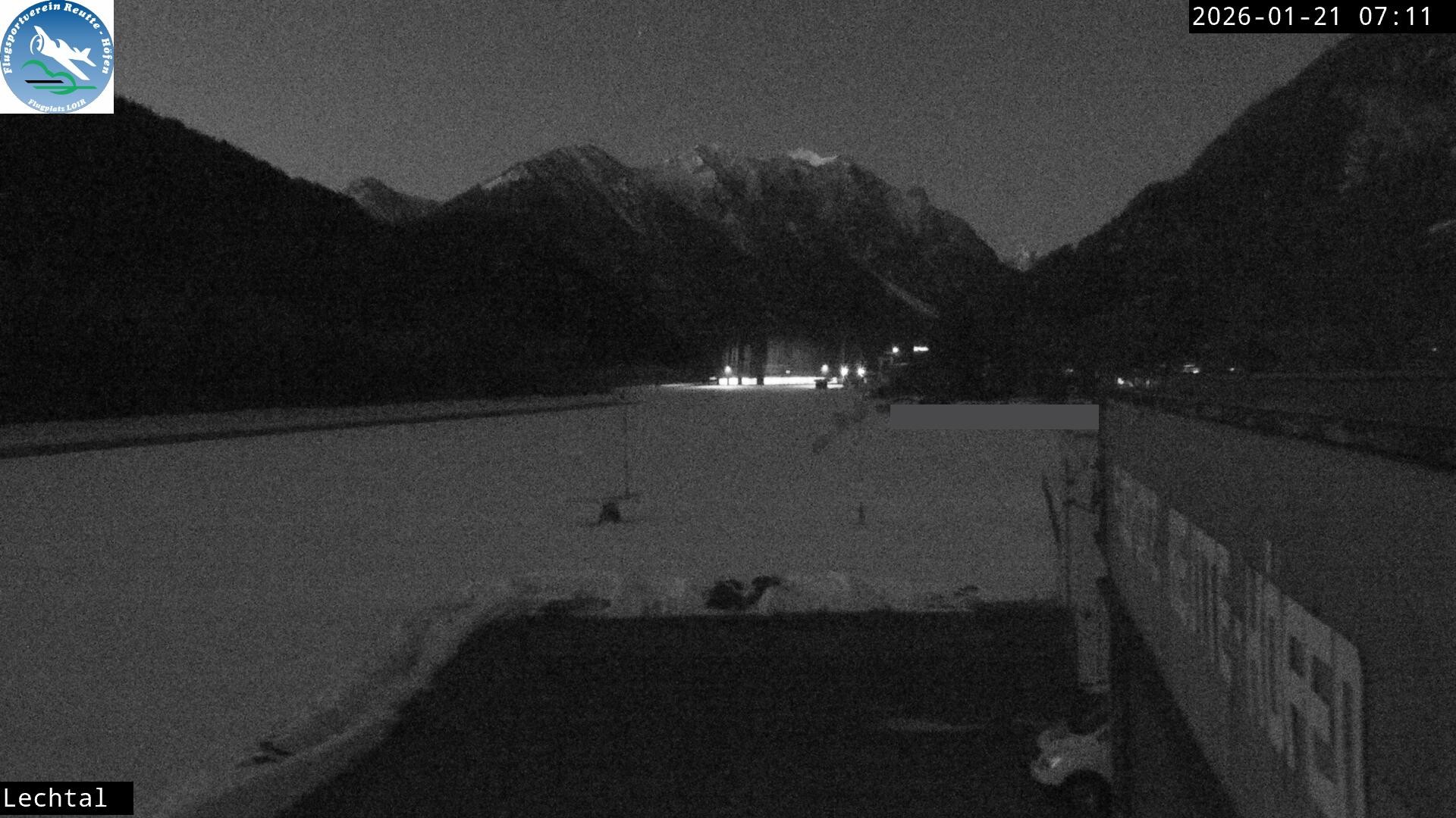 Archived image Webcam Hoefen airport, Tyrol