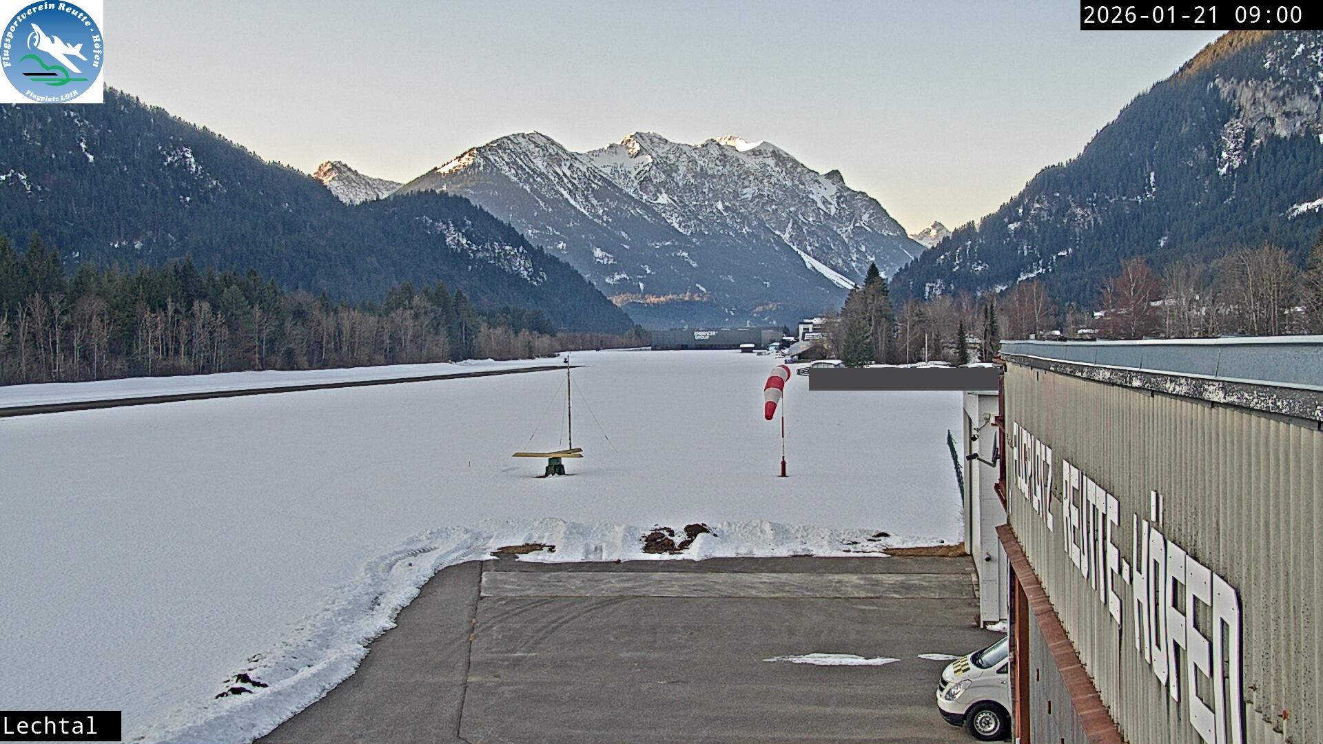 Archived image Webcam Hoefen airport, Tyrol