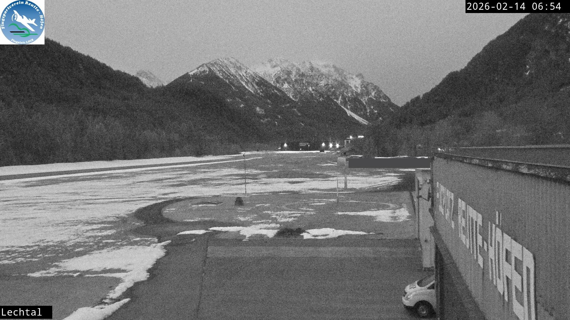 Archived image Webcam Hoefen airport, Tyrol