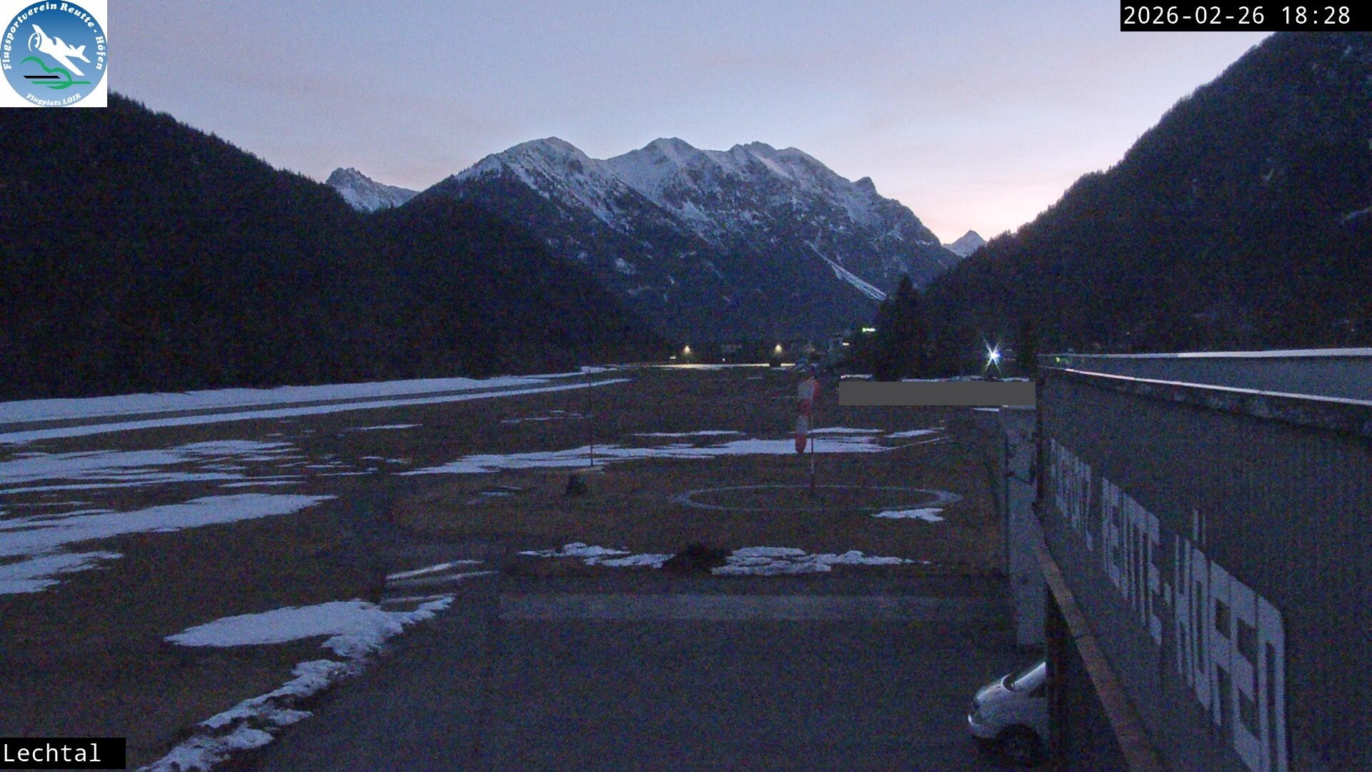 Archived image Webcam Hoefen airport, Tyrol