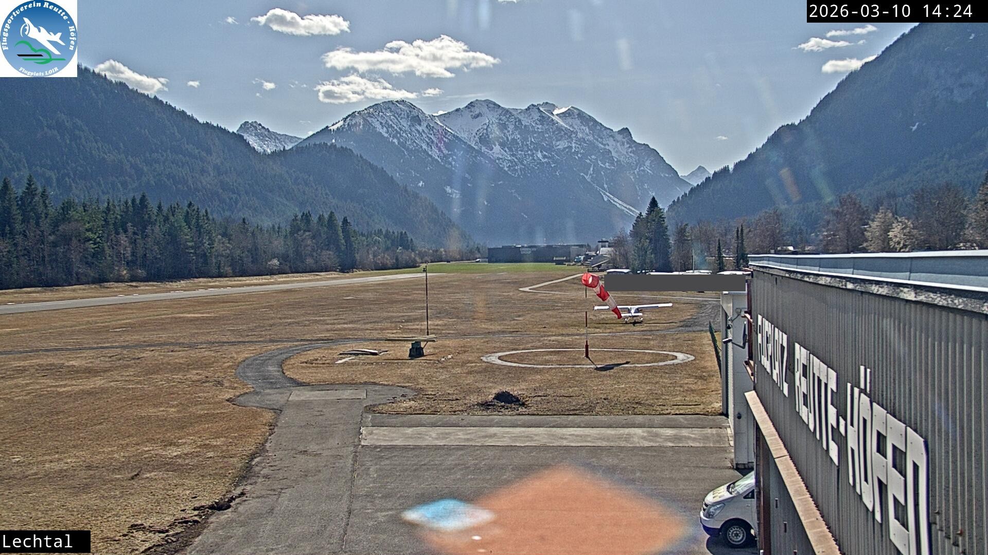 Archived image Webcam Hoefen airport, Tyrol