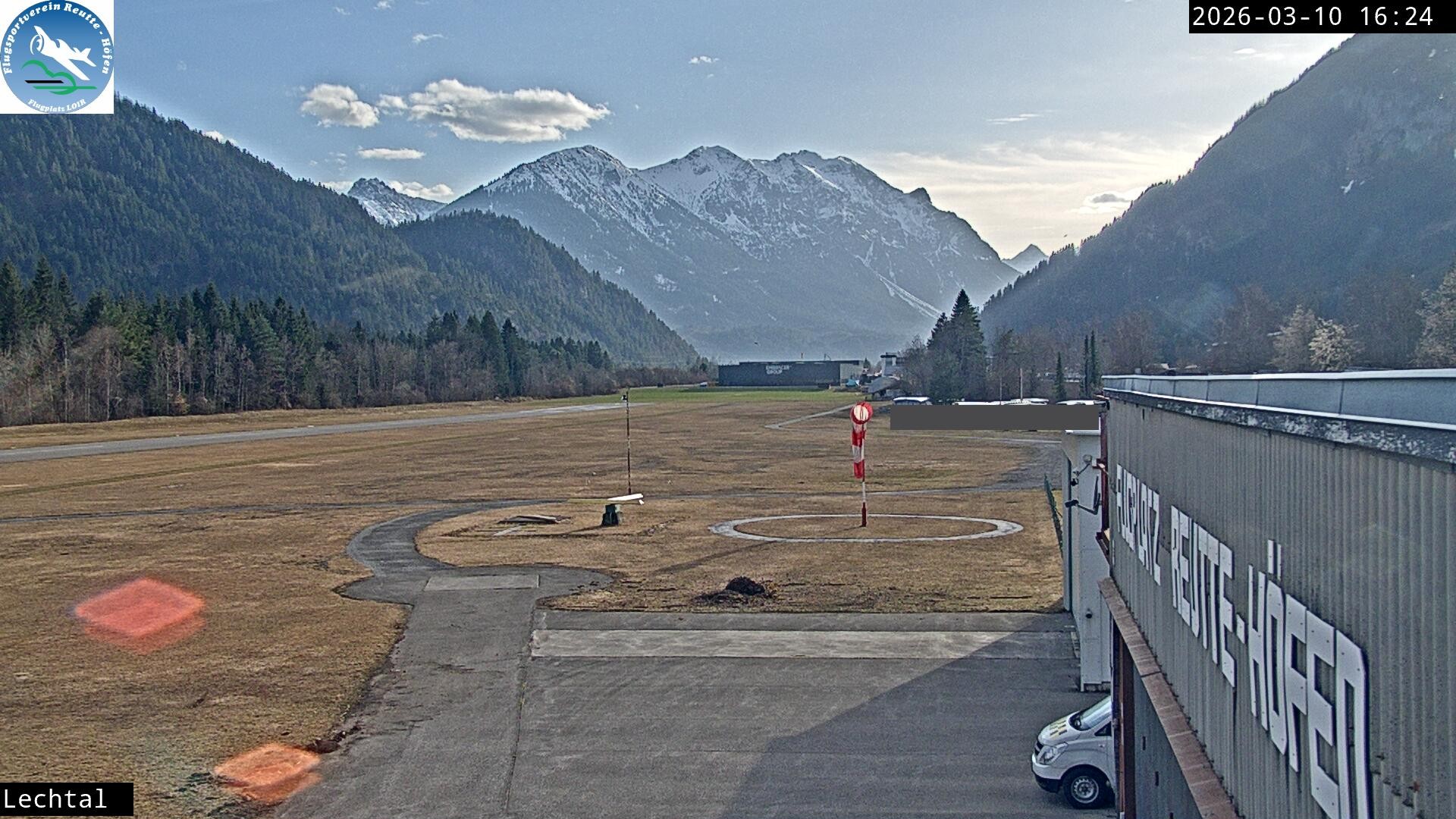 Archived image Webcam Hoefen airport, Tyrol