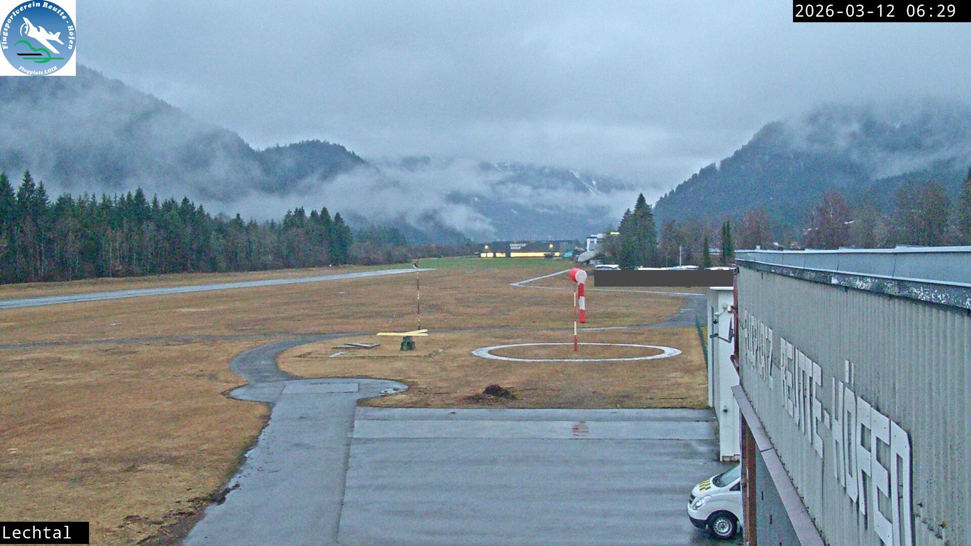 Archived image Webcam Hoefen airport, Tyrol