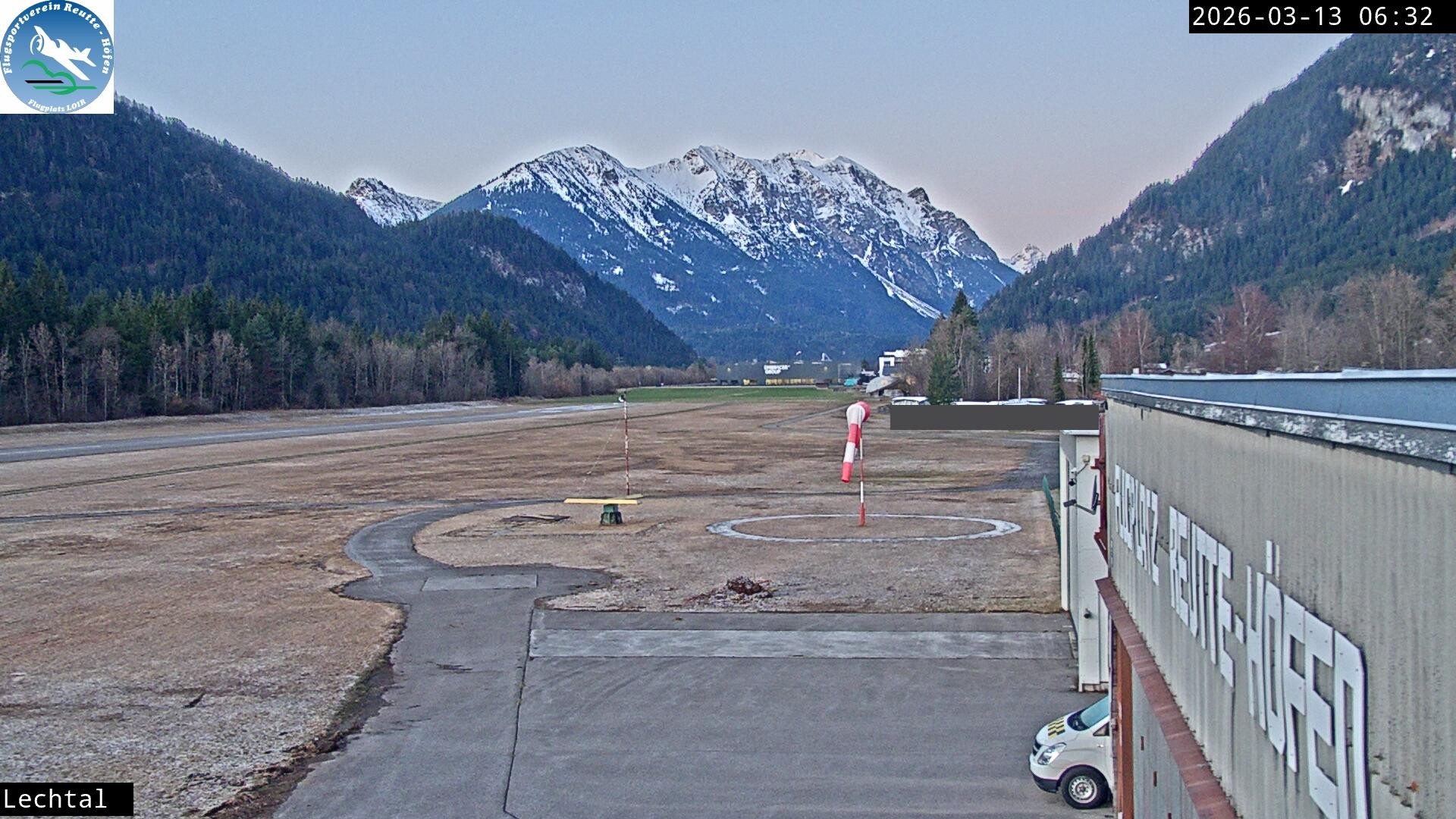 Archiv Foto Webcam Flugplatz Höfen, Tirol