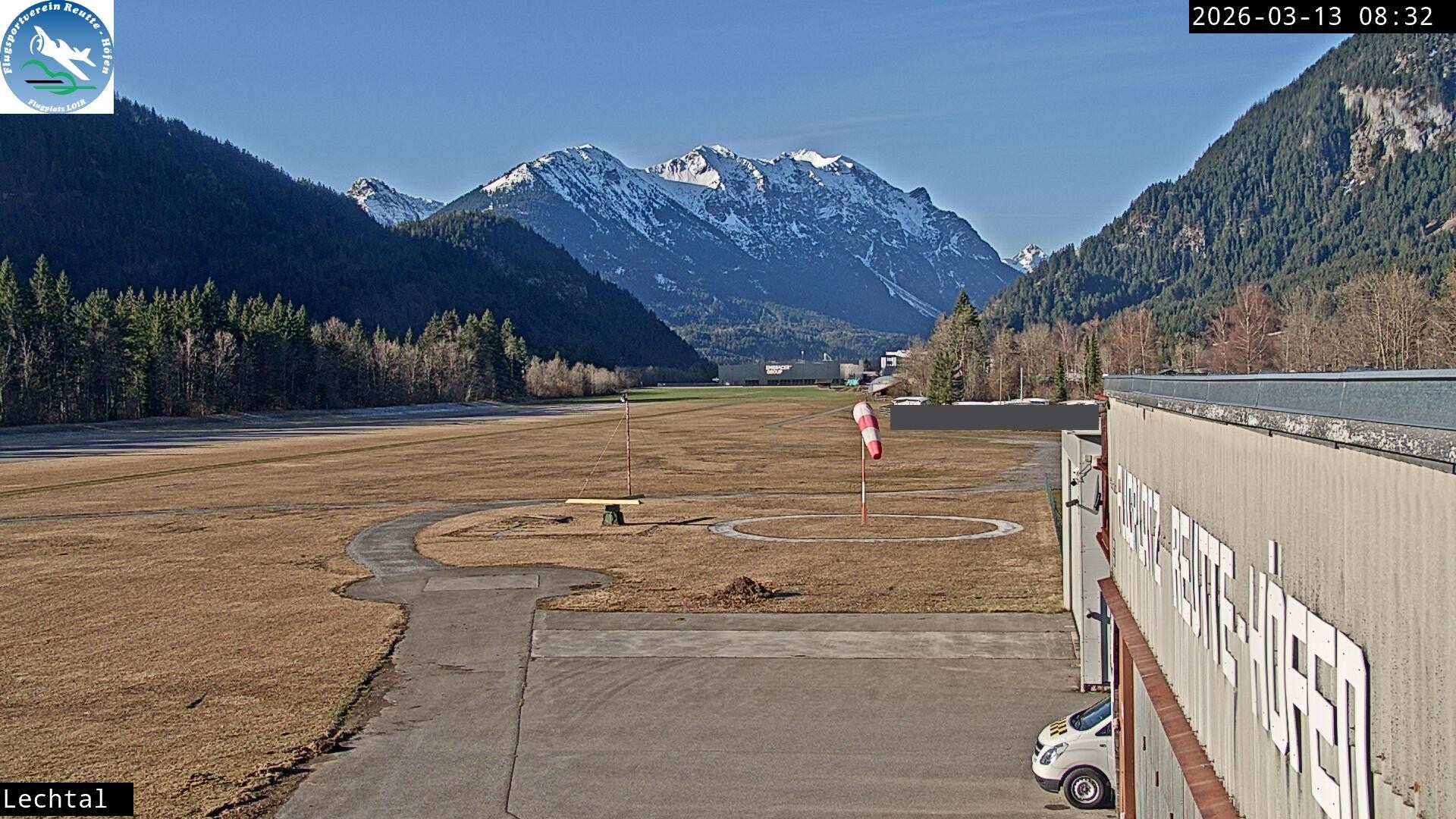 Archived image Webcam Hoefen airport, Tyrol