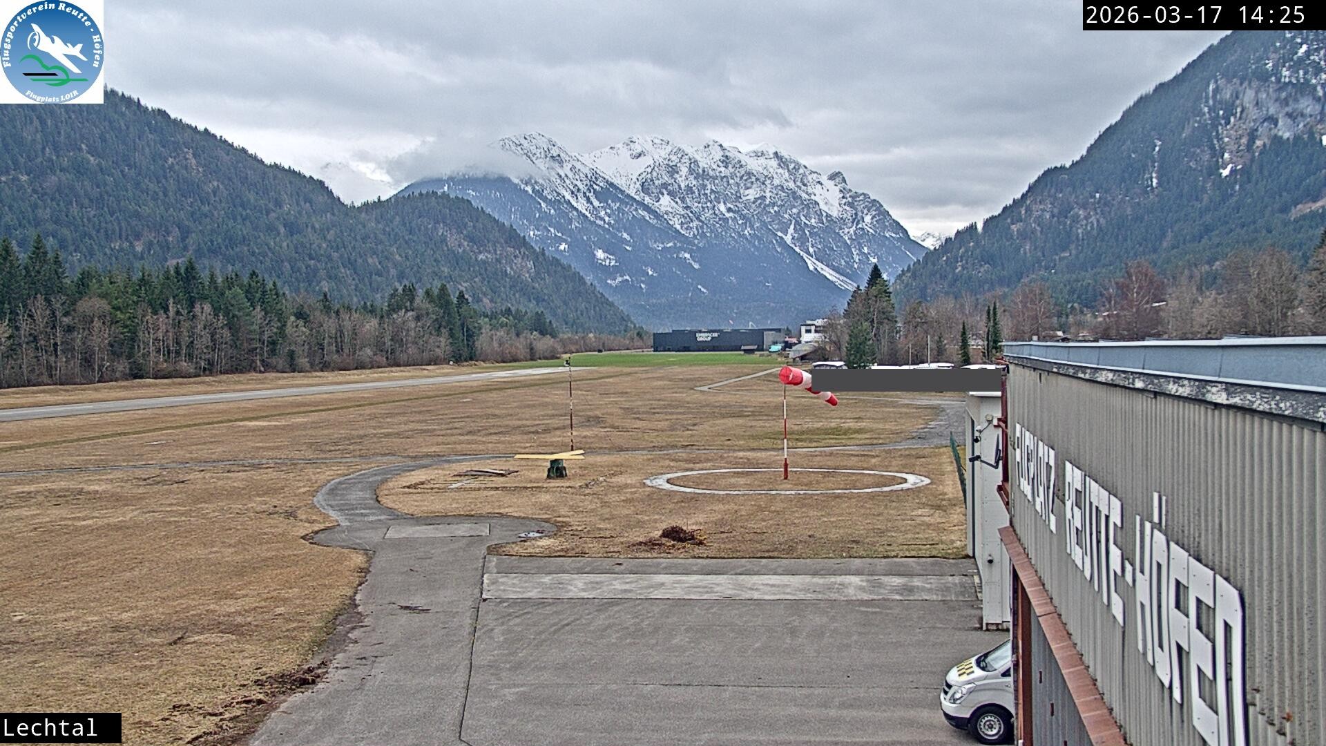 Archived image Webcam Hoefen airport, Tyrol