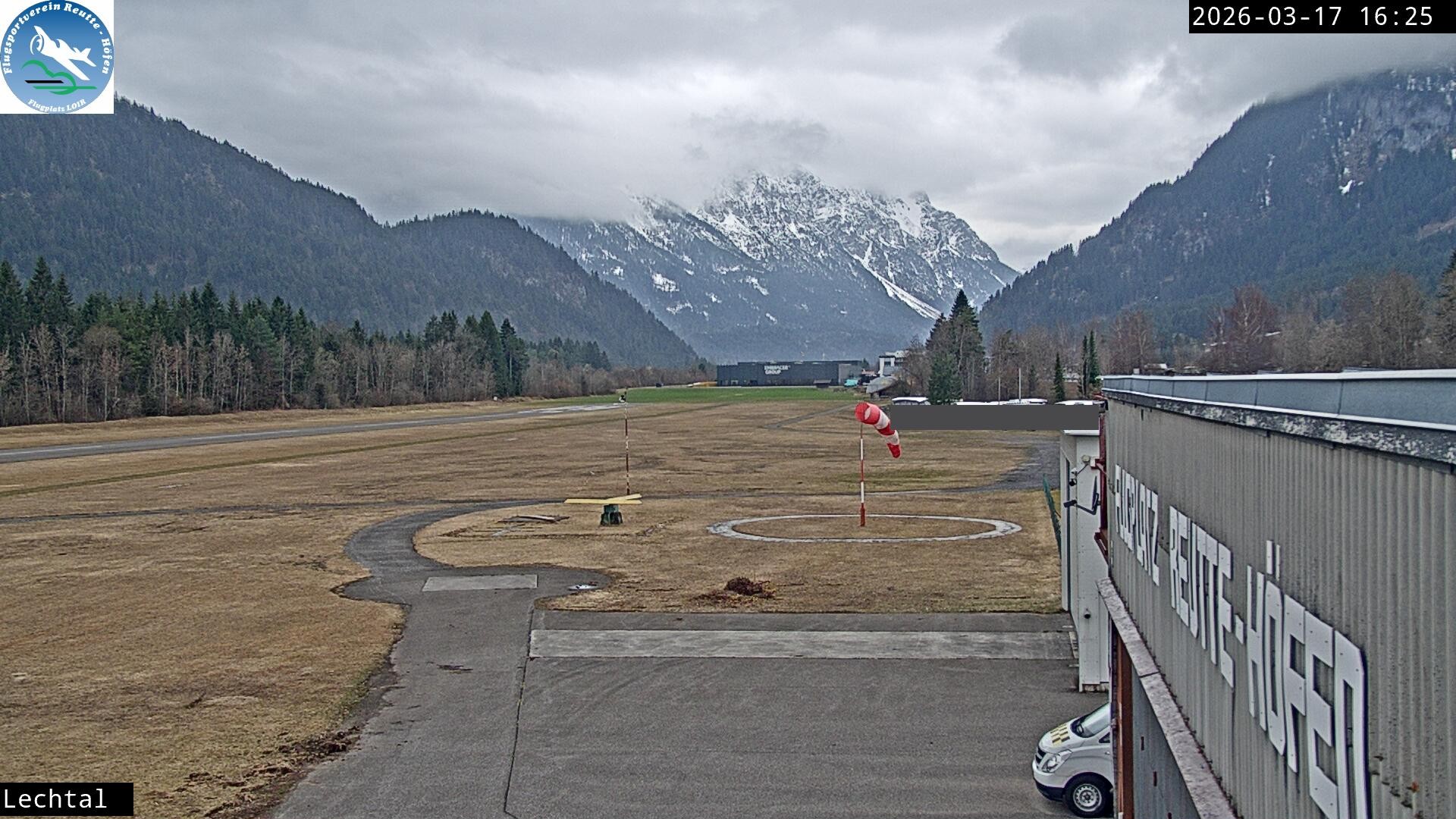 Archived image Webcam Hoefen airport, Tyrol