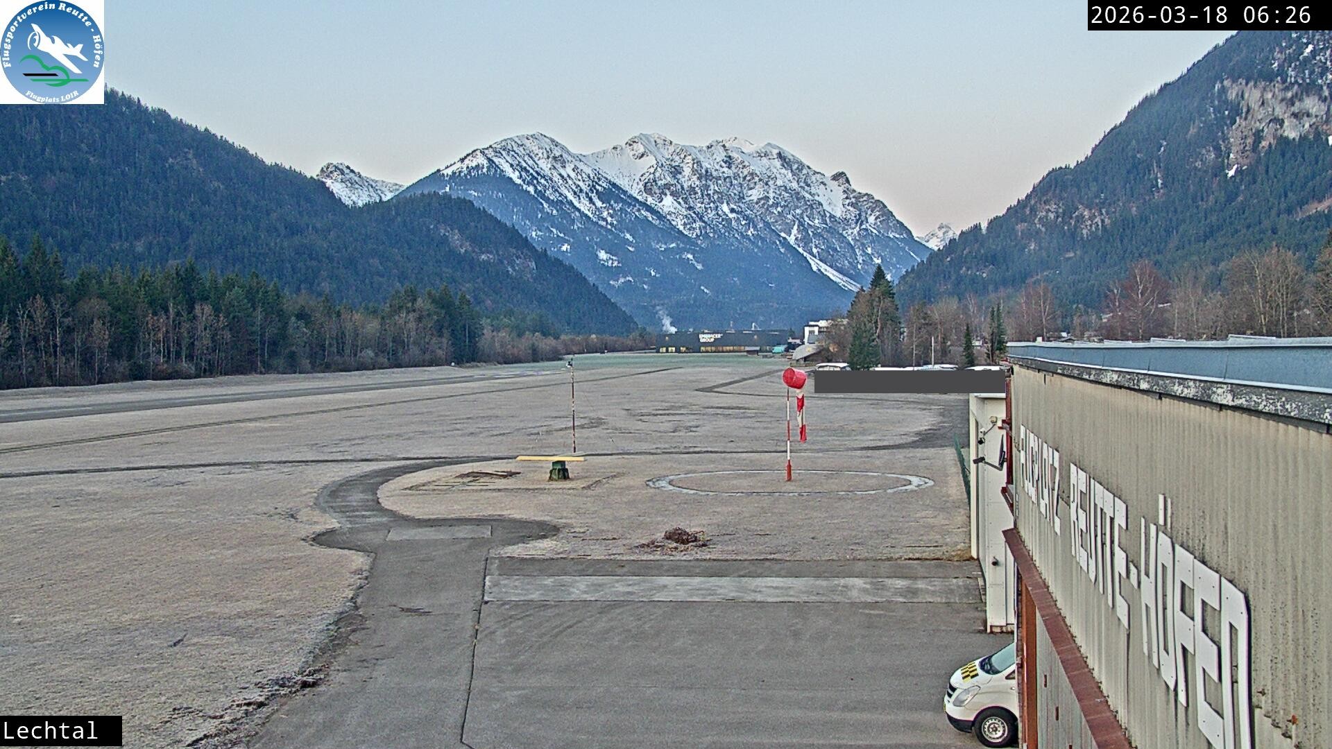 Archiv Foto Webcam Flugplatz Höfen, Tirol