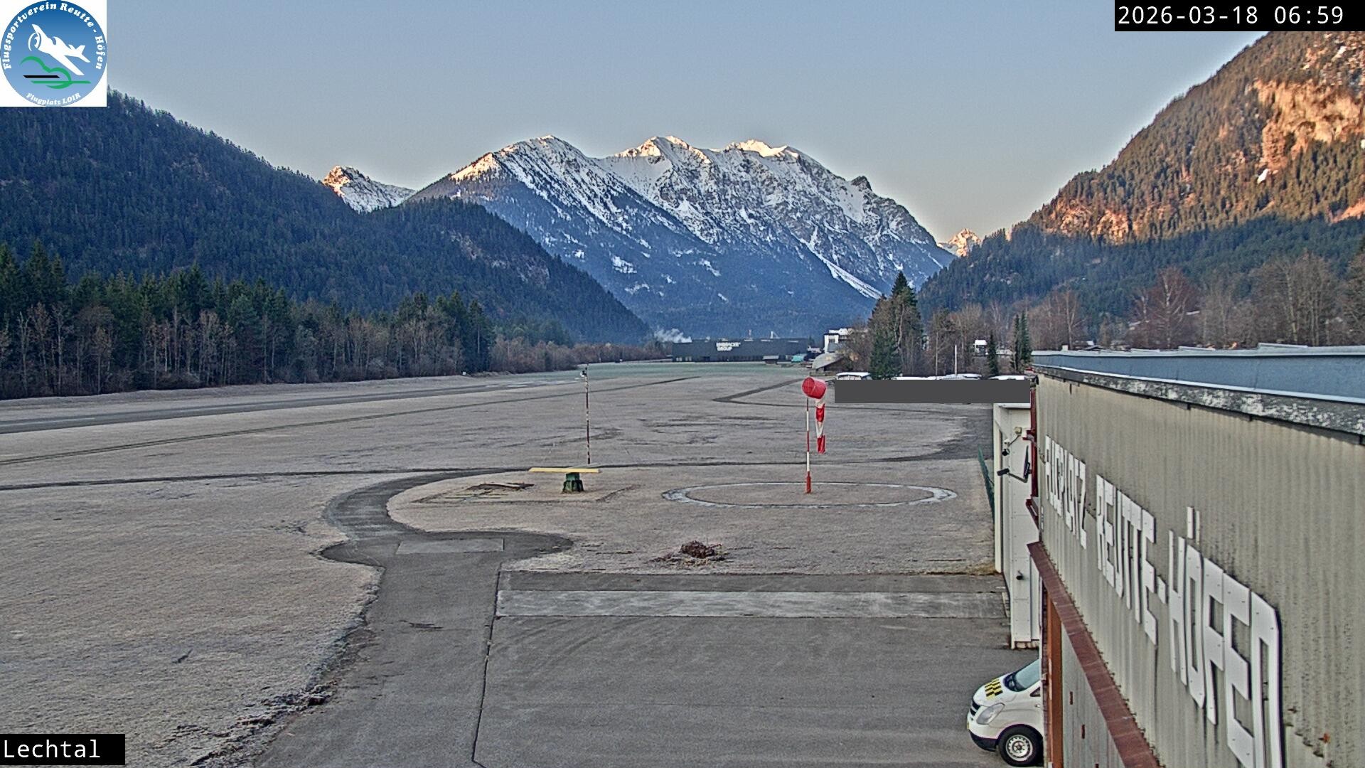 Archiv Foto Webcam Flugplatz Höfen, Tirol