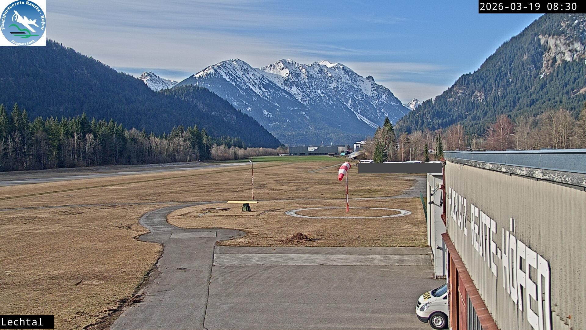 Archived image Webcam Hoefen airport, Tyrol