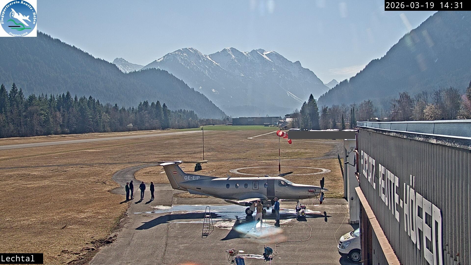 Archived image Webcam Hoefen airport, Tyrol