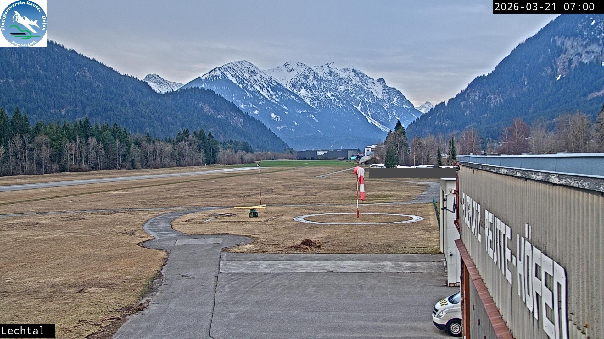 Archiv Foto Webcam Flugplatz Höfen, Tirol