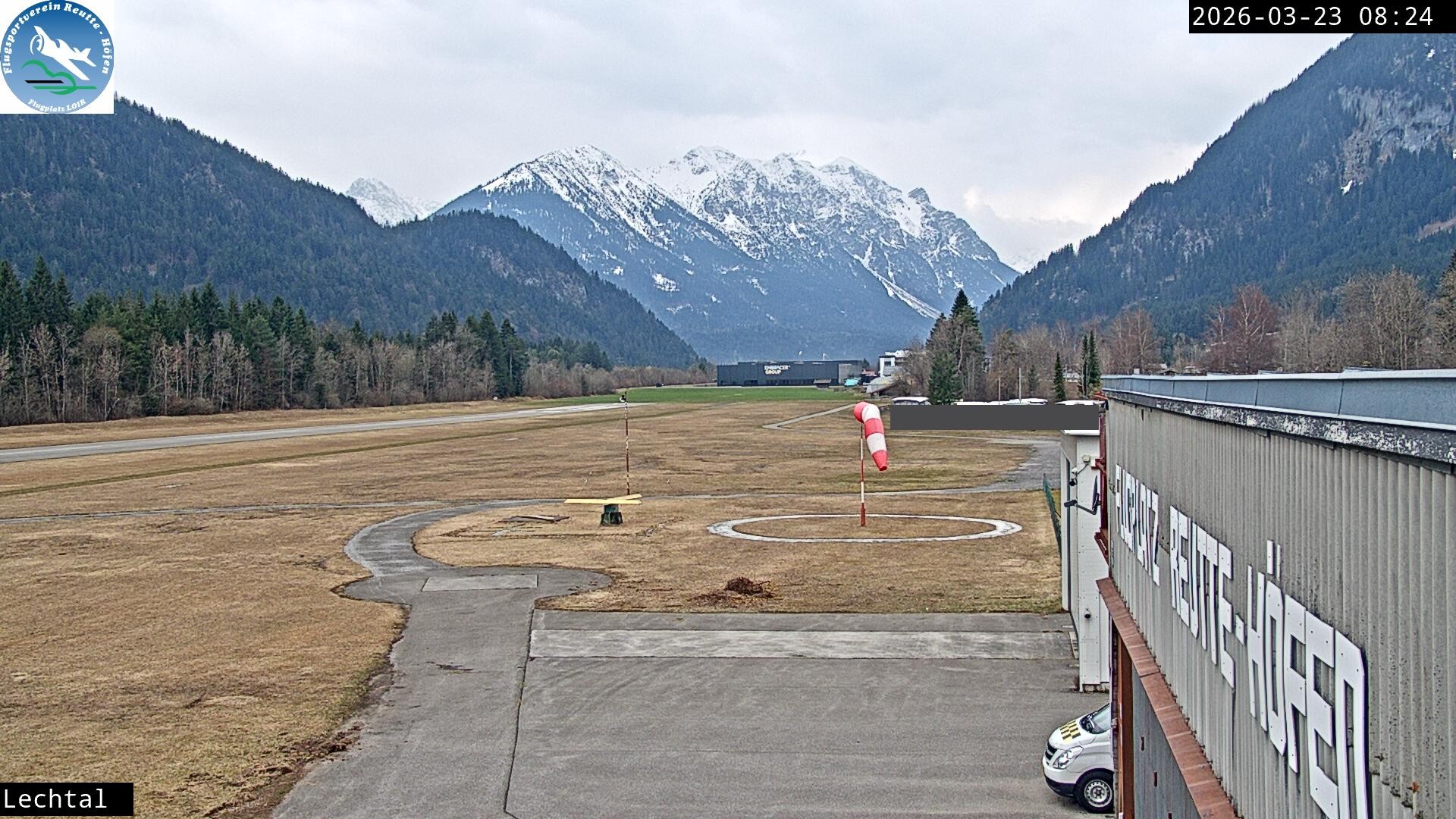 Archived image Webcam Hoefen airport, Tyrol